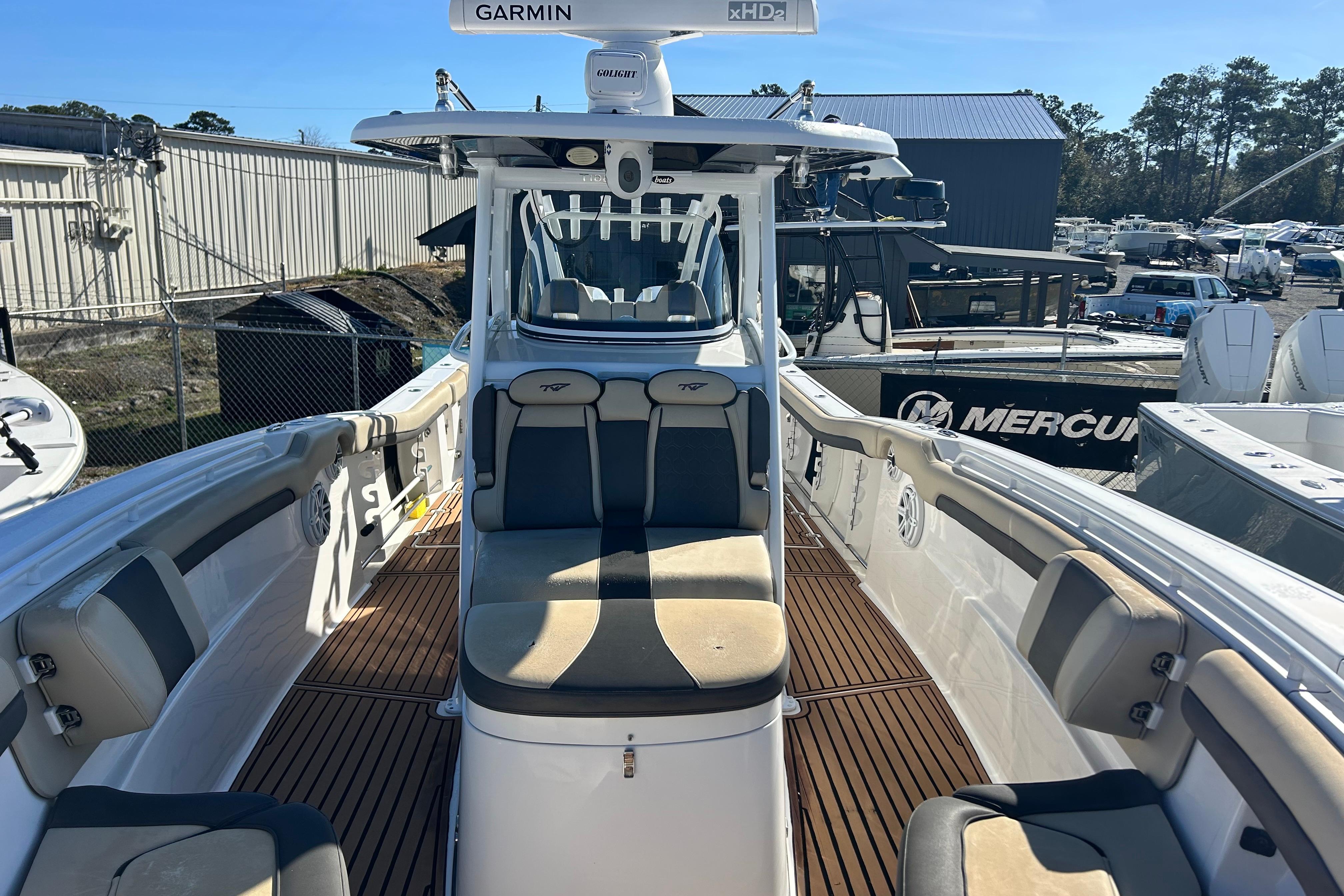 2020 Tidewater 320 CC Adventure - thumbnail 26