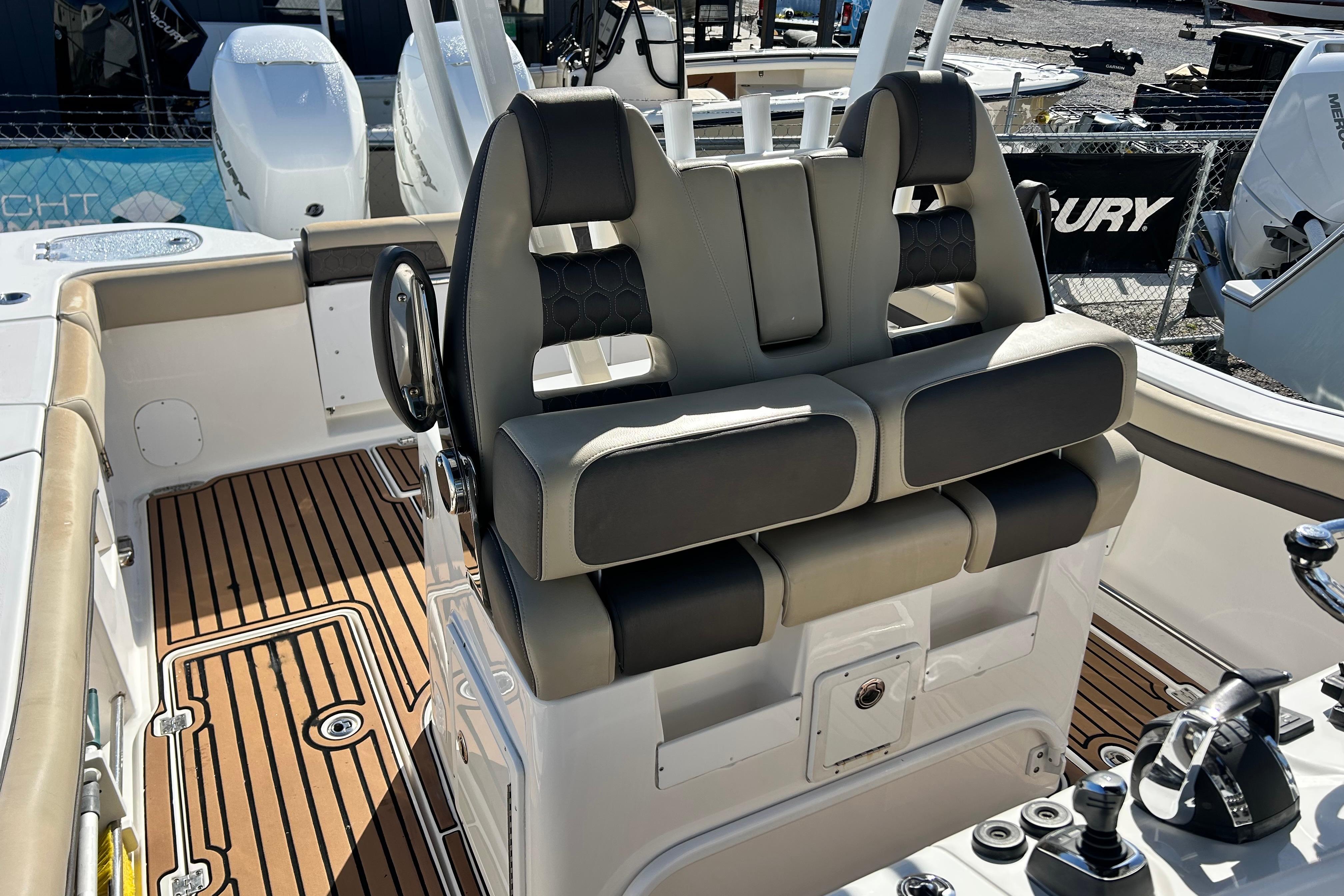 2020 Tidewater 320 CC Adventure - thumbnail 21
