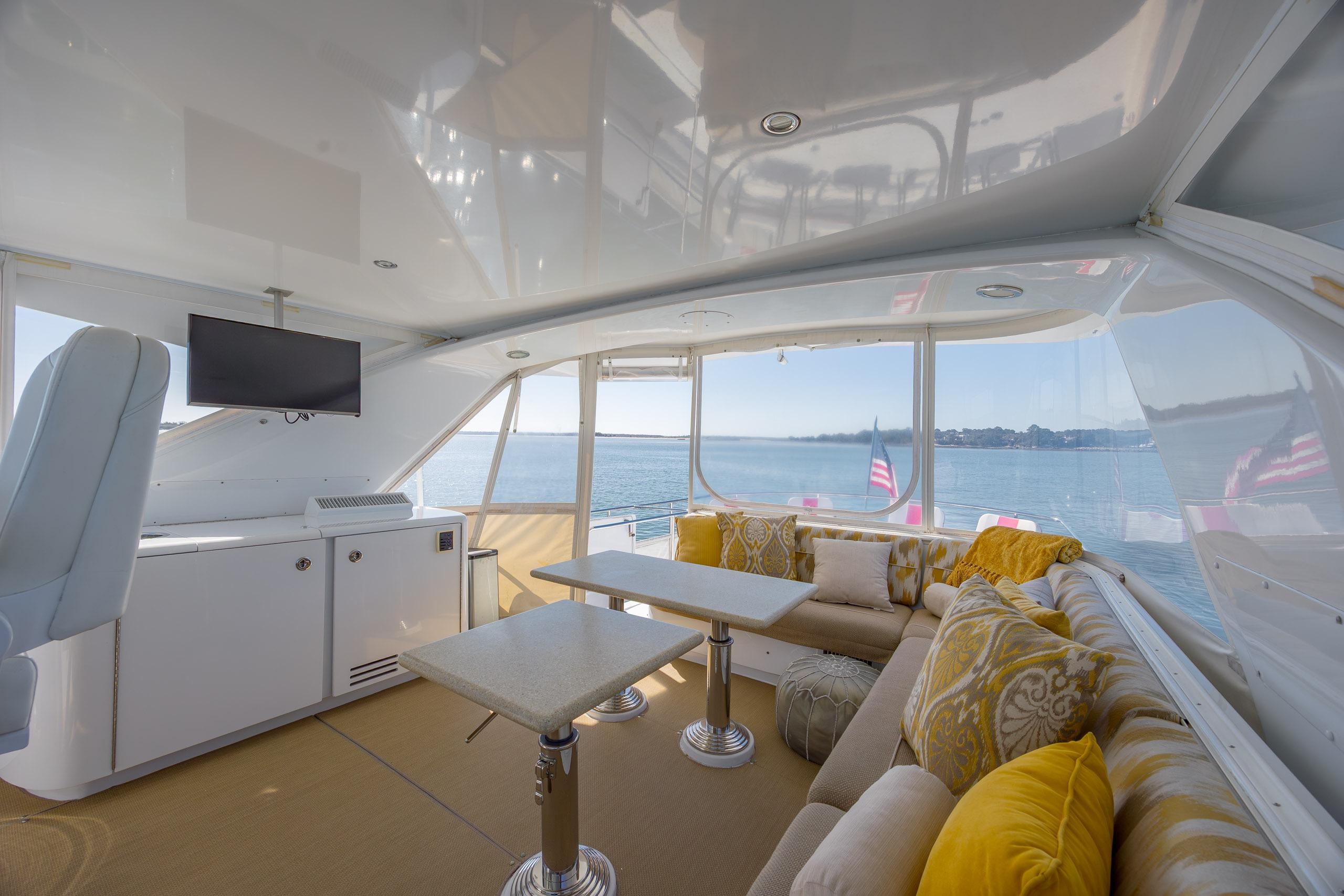 2007 Hatteras 64 Motor Yacht - thumbnail 13