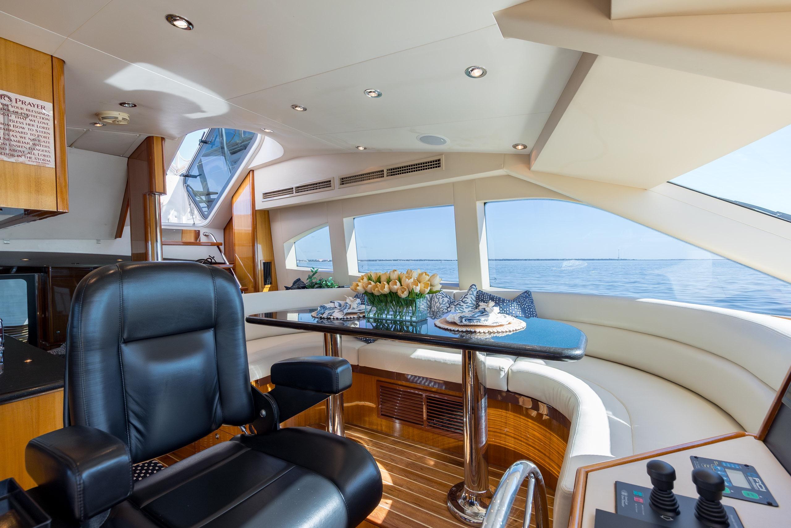 2007 Hatteras 64 Motor Yacht - thumbnail 26