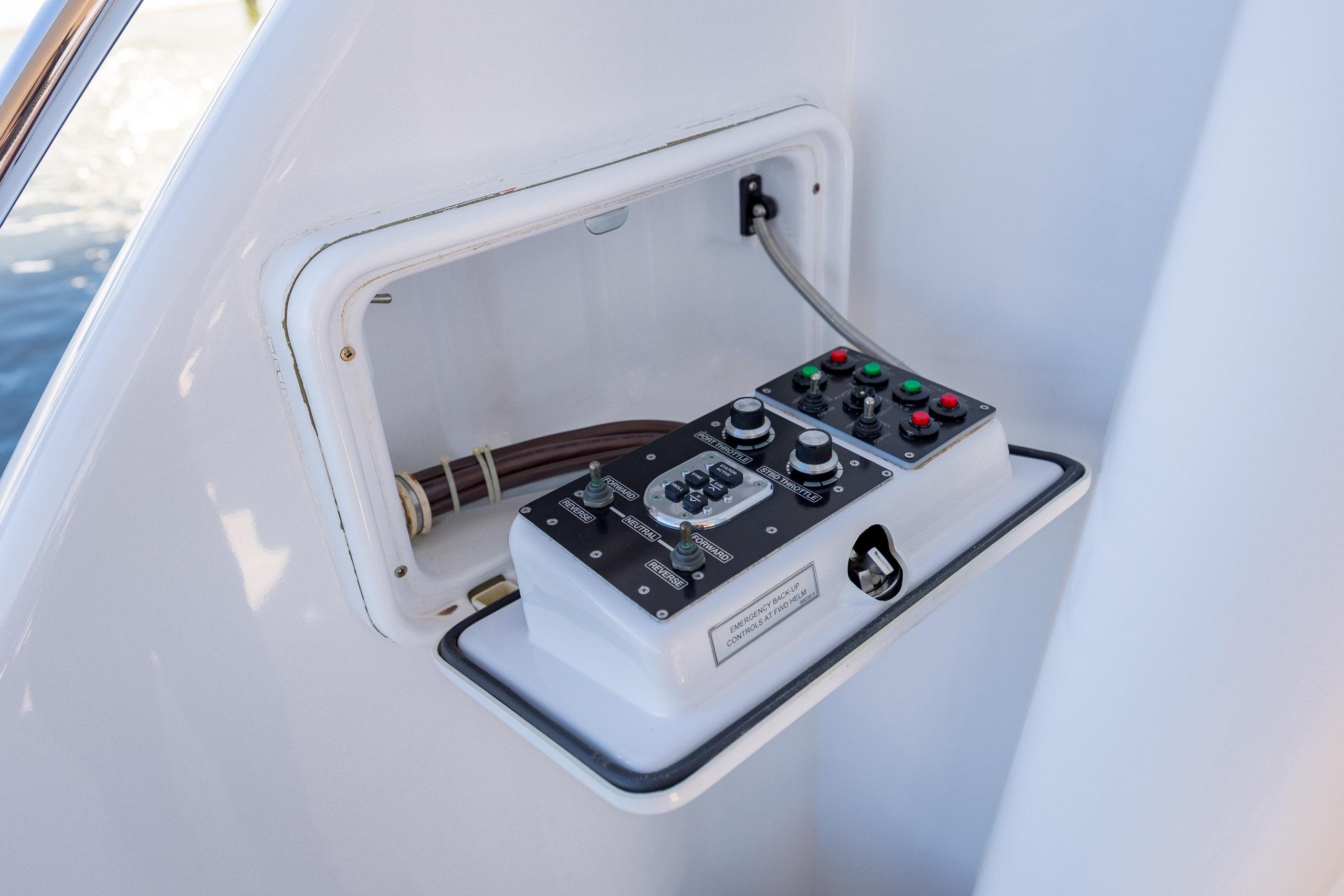 2007 Hatteras 64 Motor Yacht - thumbnail 53