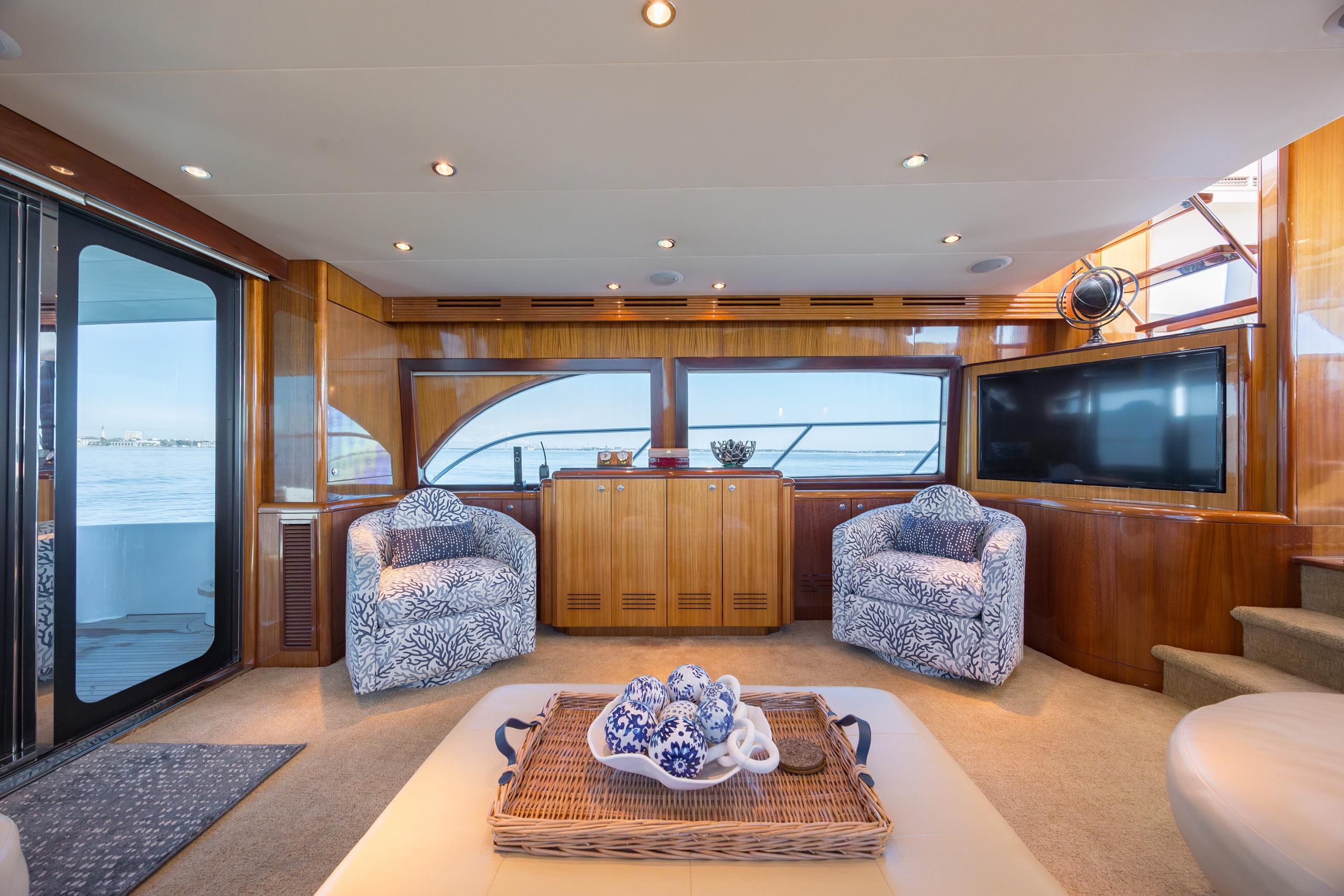 2007 Hatteras 64 Motor Yacht - thumbnail 31