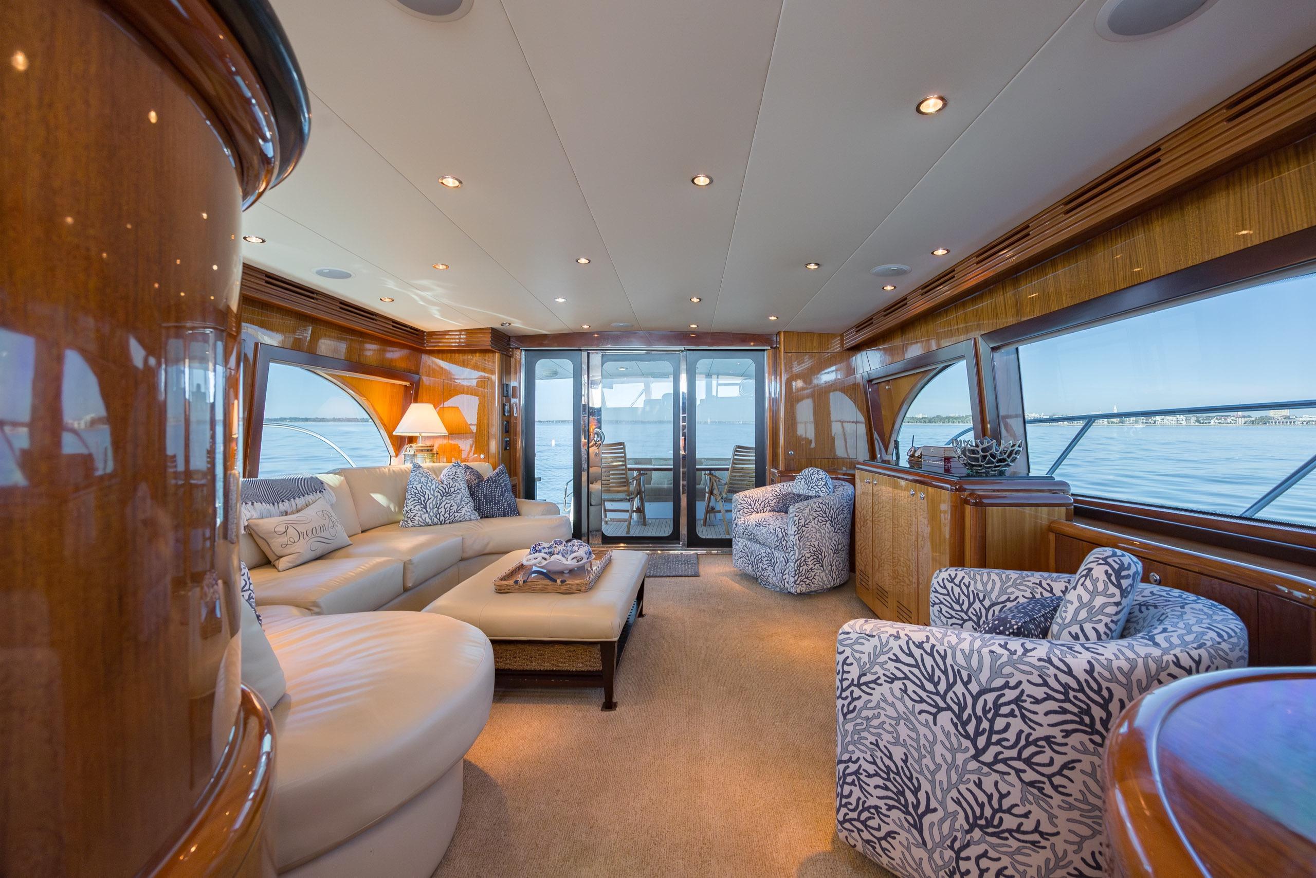 2007 Hatteras 64 Motor Yacht - thumbnail 28