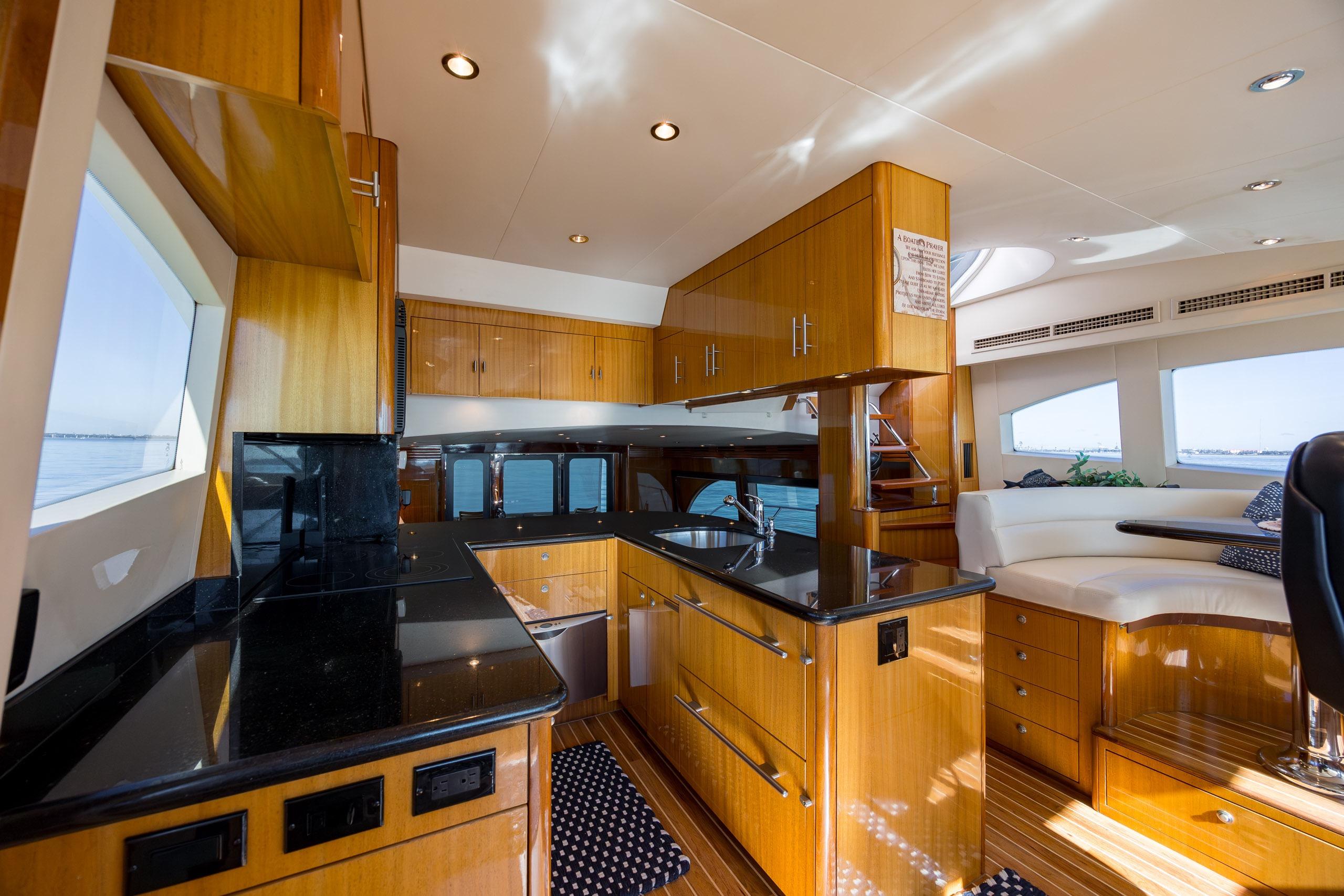 2007 Hatteras 64 Motor Yacht - thumbnail 22
