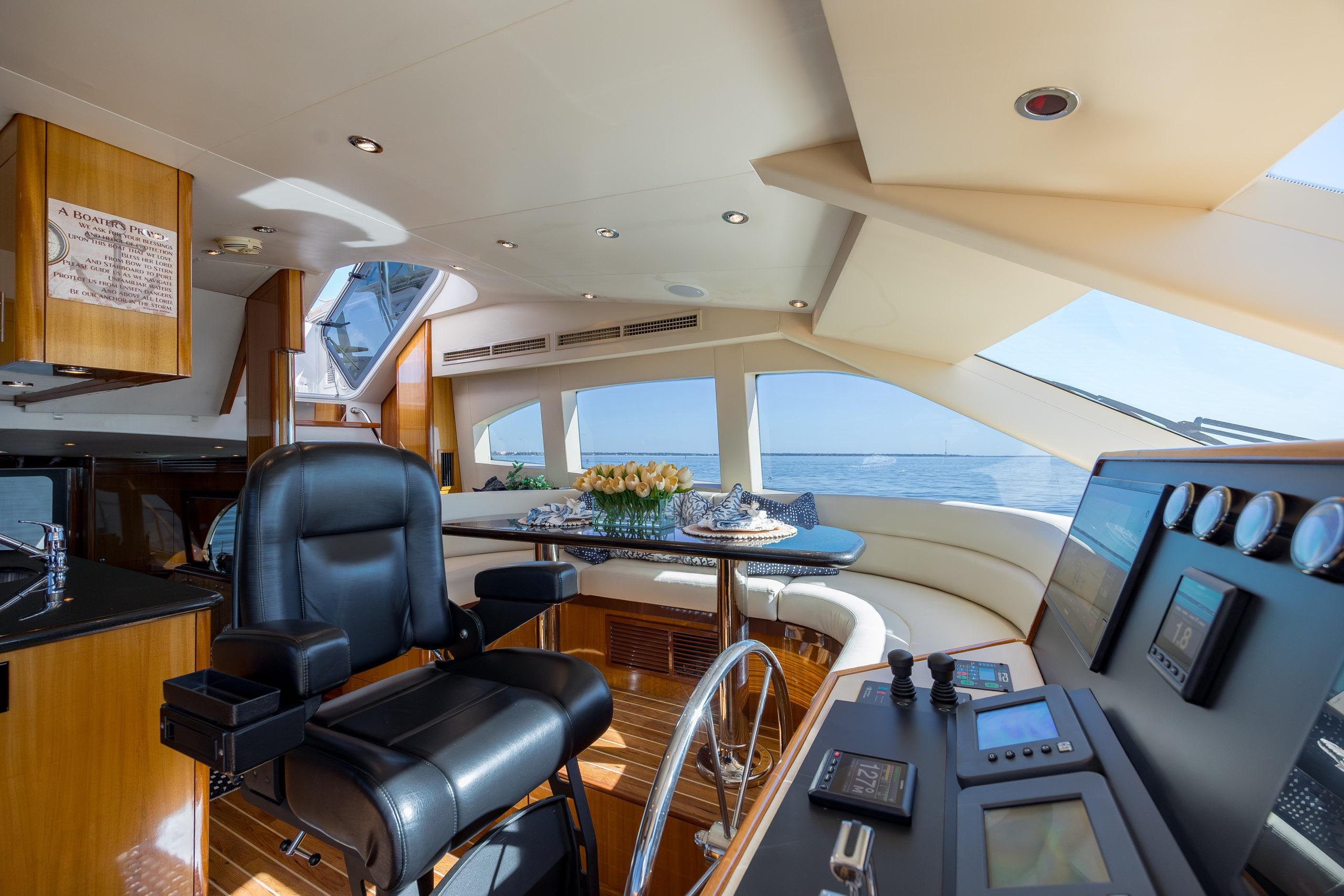 2007 Hatteras 64 Motor Yacht - thumbnail 18