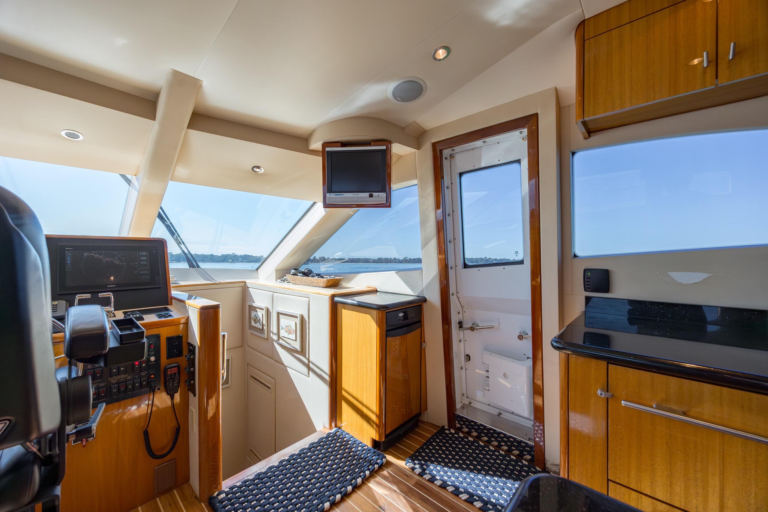 2007 Hatteras 64 Motor Yacht - thumbnail 19