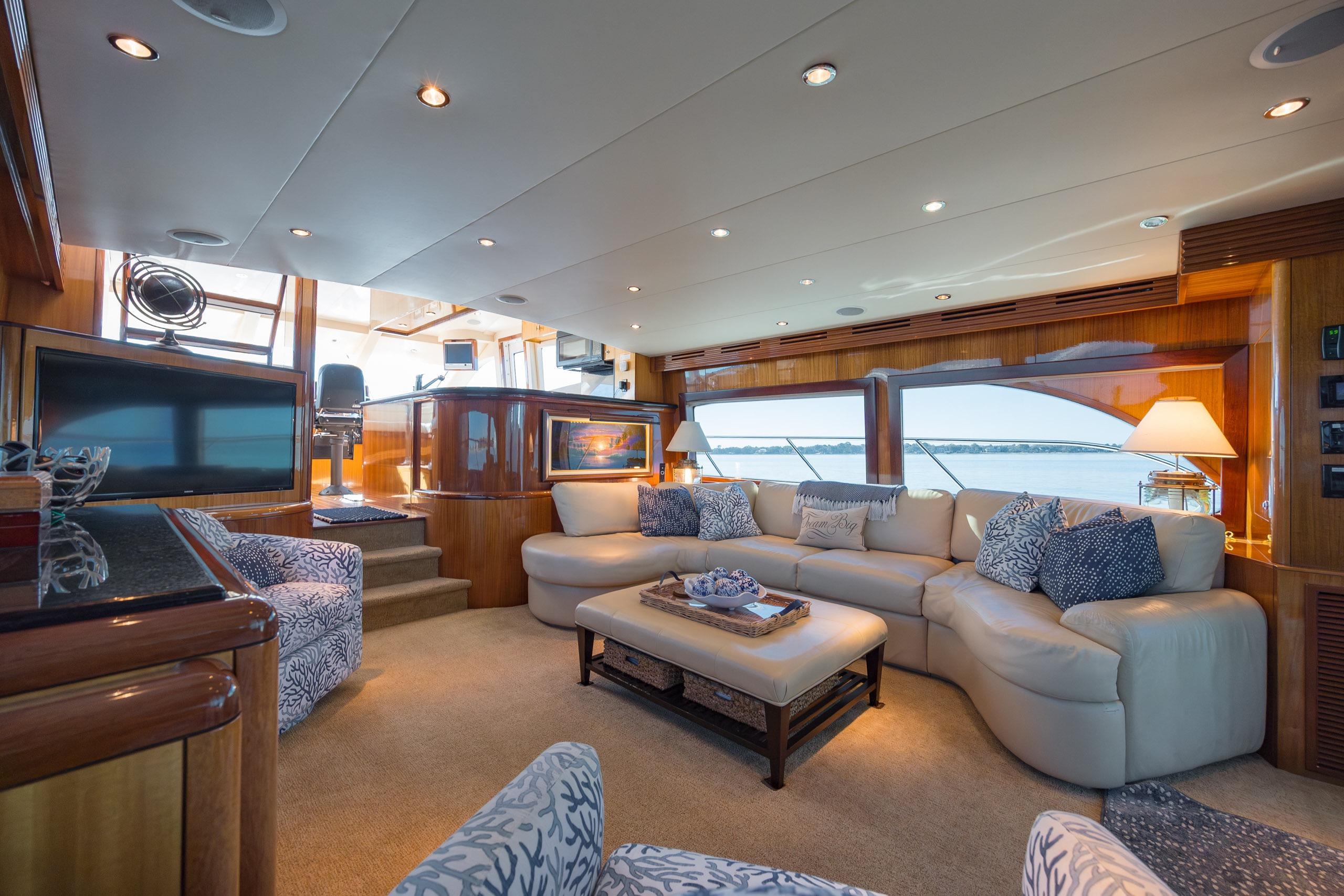 2007 Hatteras 64 Motor Yacht - thumbnail 30