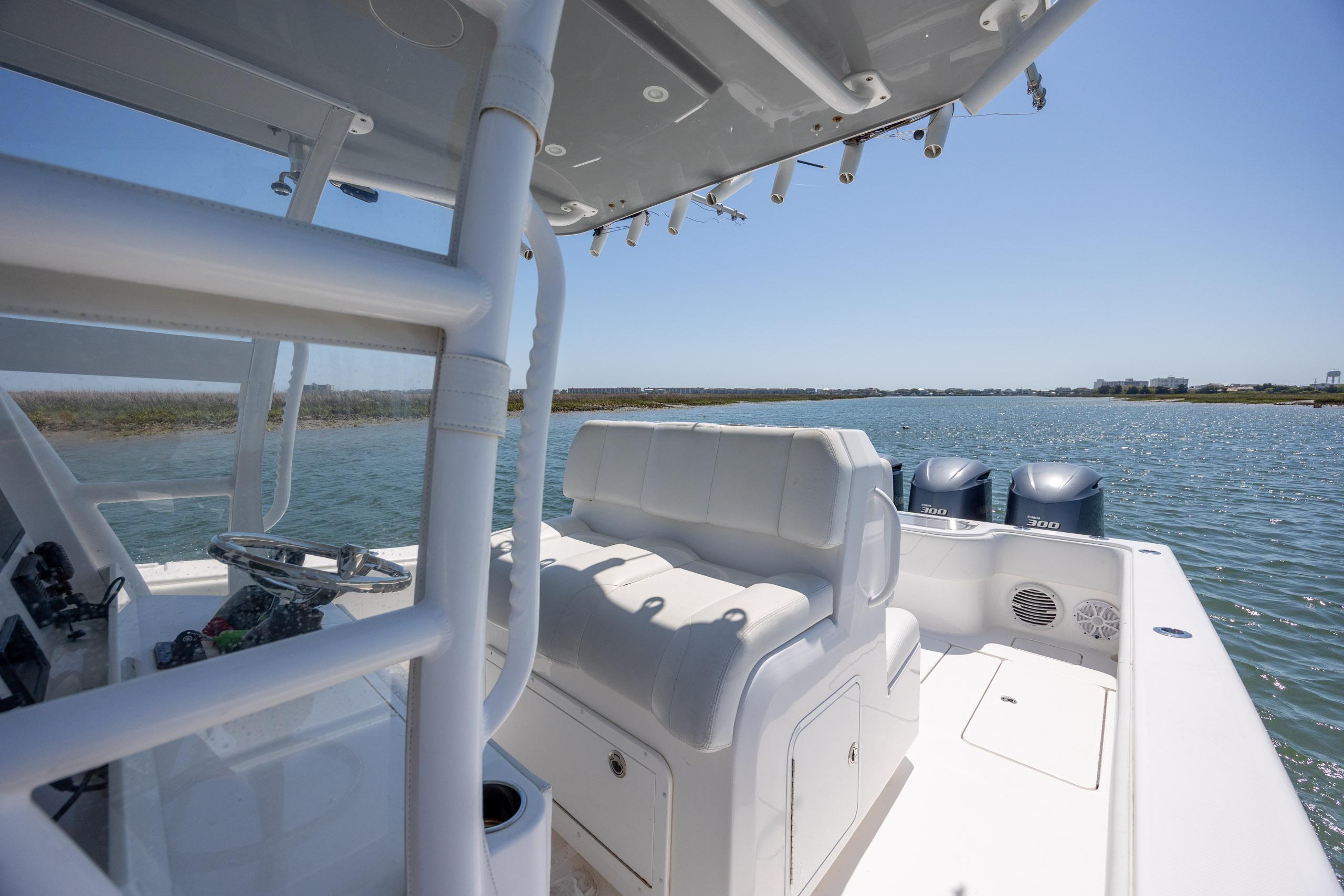 2019 Invincible 36 Open Fisherman - thumbnail 17