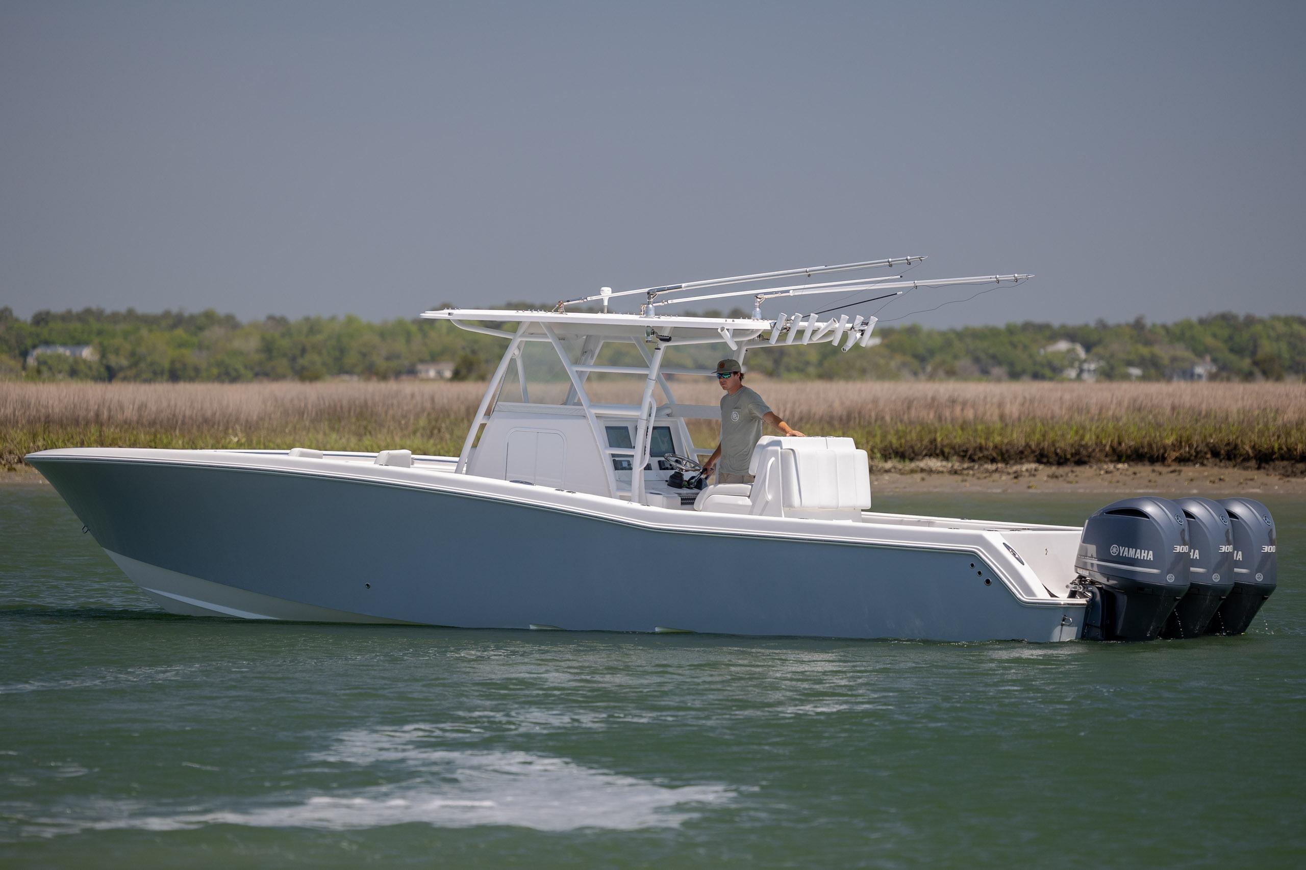 2019 Invincible 36 Open Fisherman - thumbnail 2