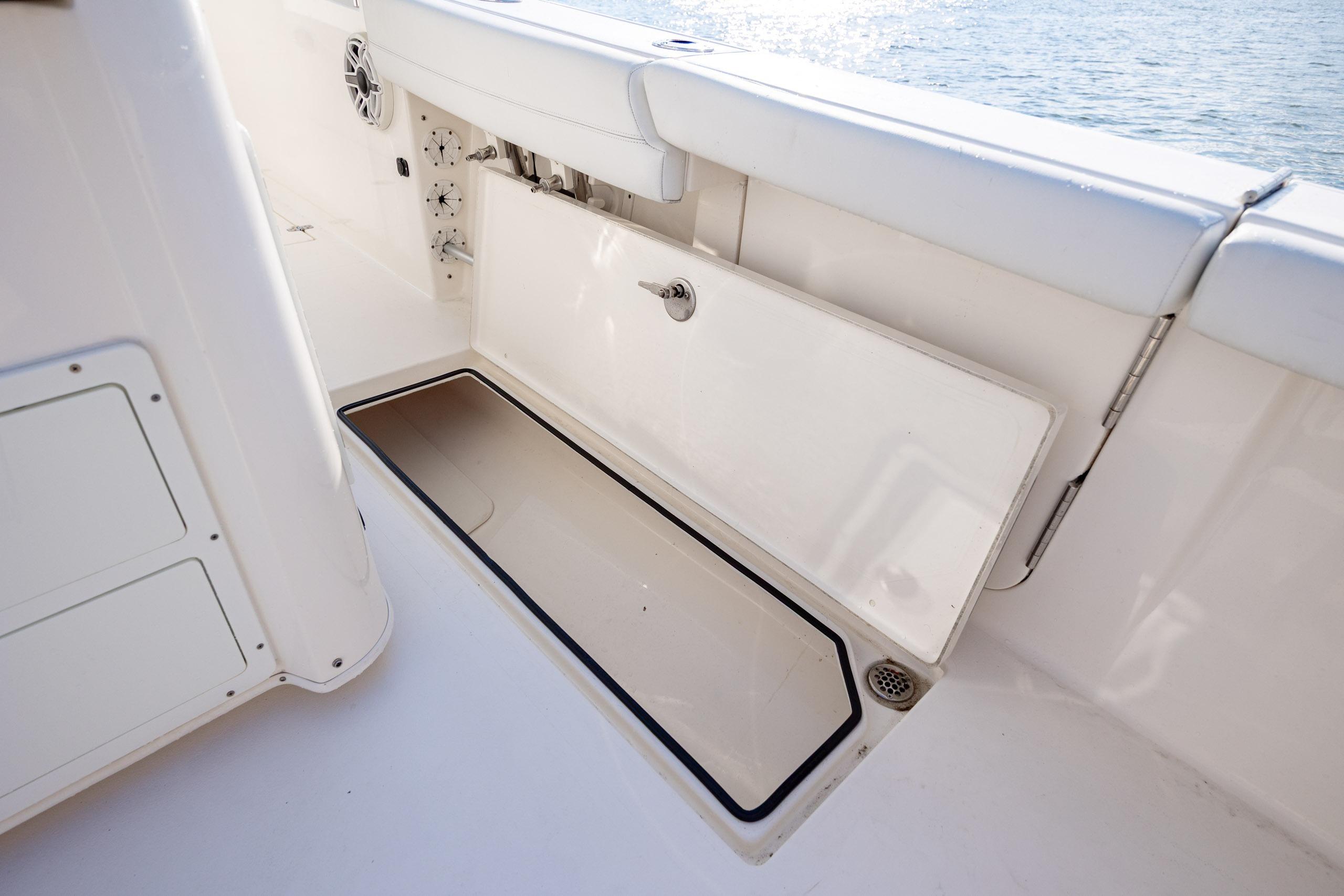 2020 Cobia 350 Center Console - thumbnail 39