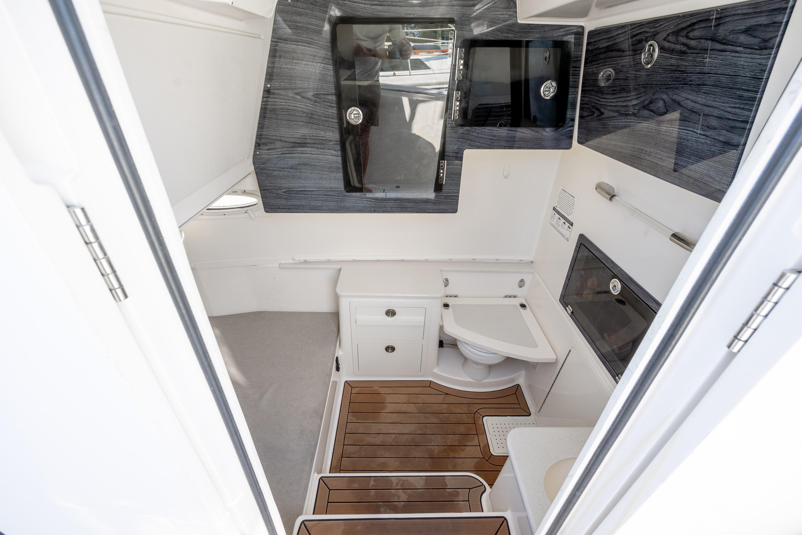 2020 Cobia 350 Center Console - thumbnail 22