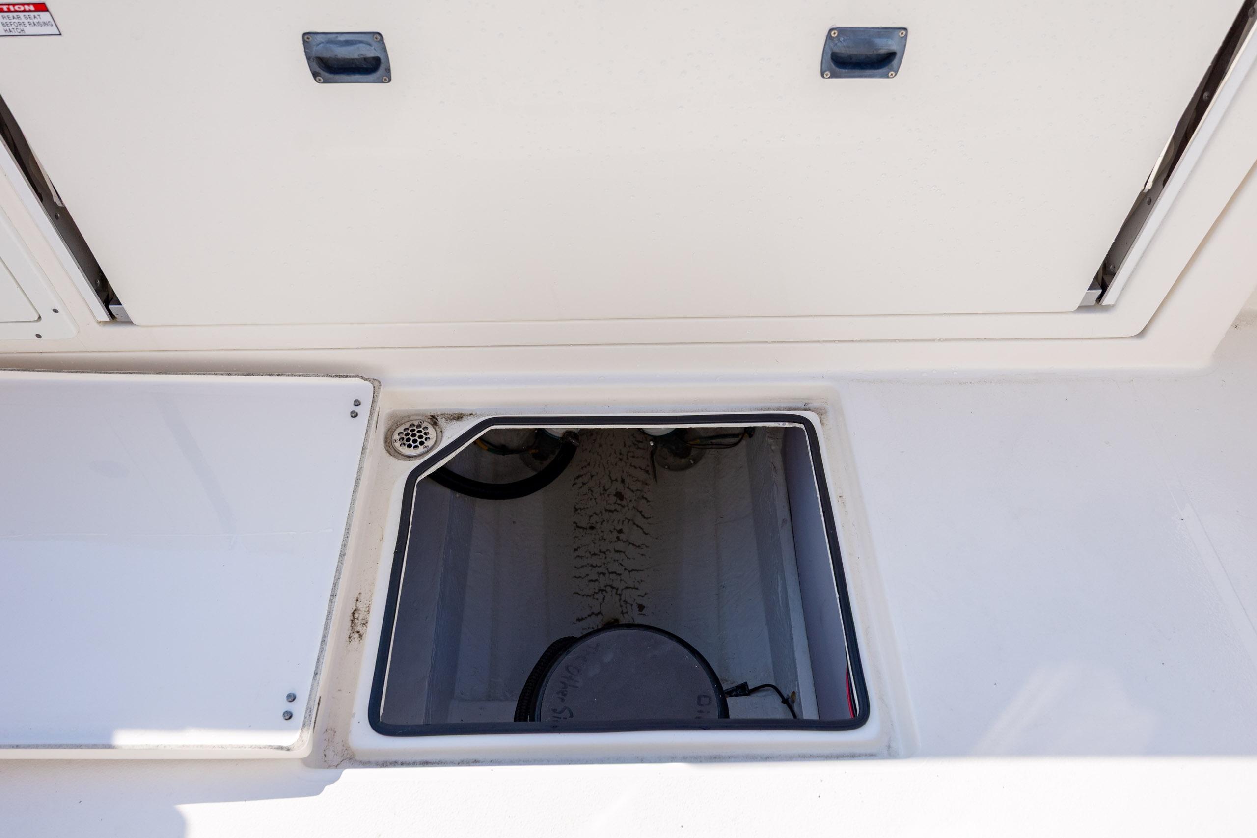 2020 Cobia 350 Center Console - thumbnail 35