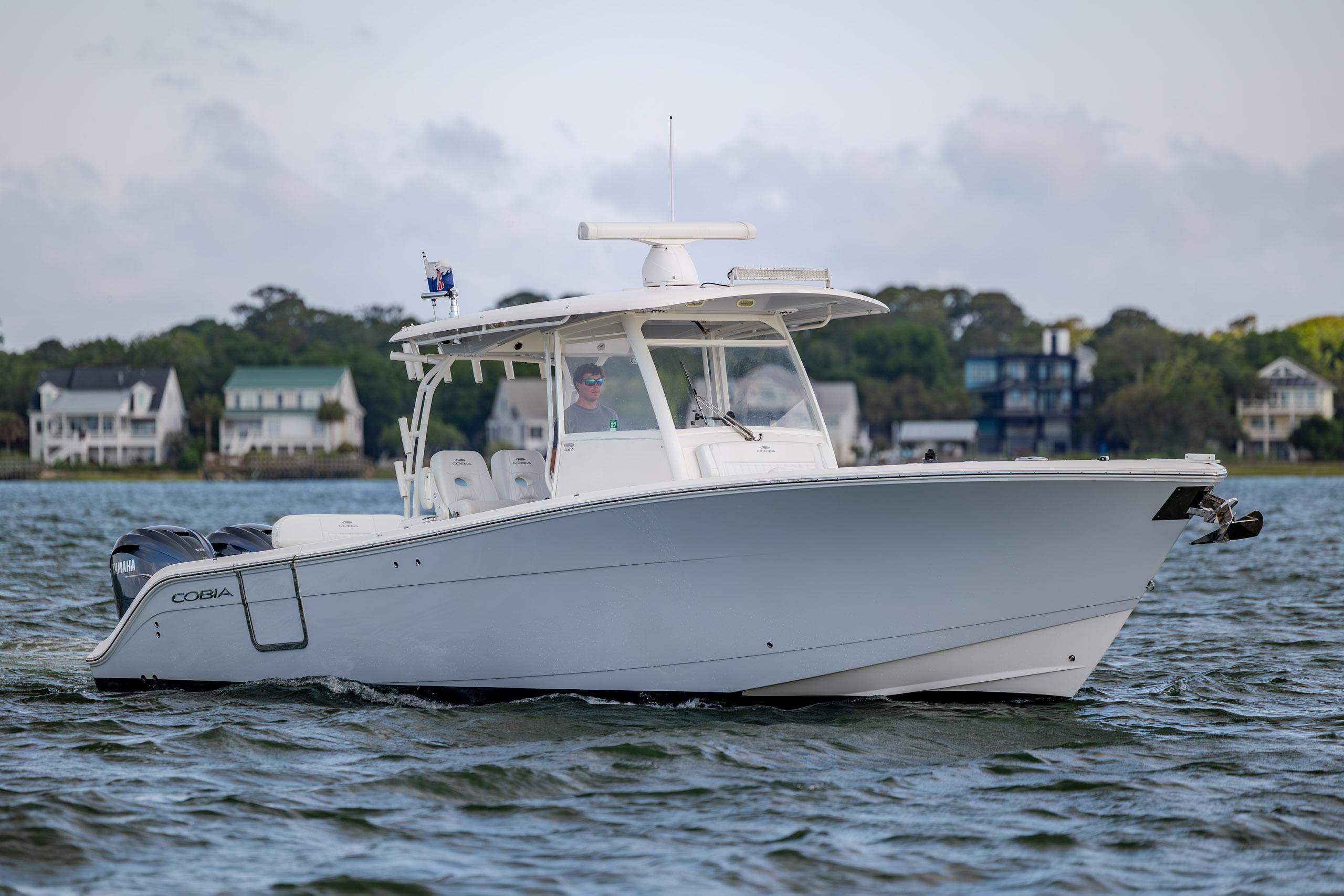 2020 Cobia 350 Center Console - thumbnail 3