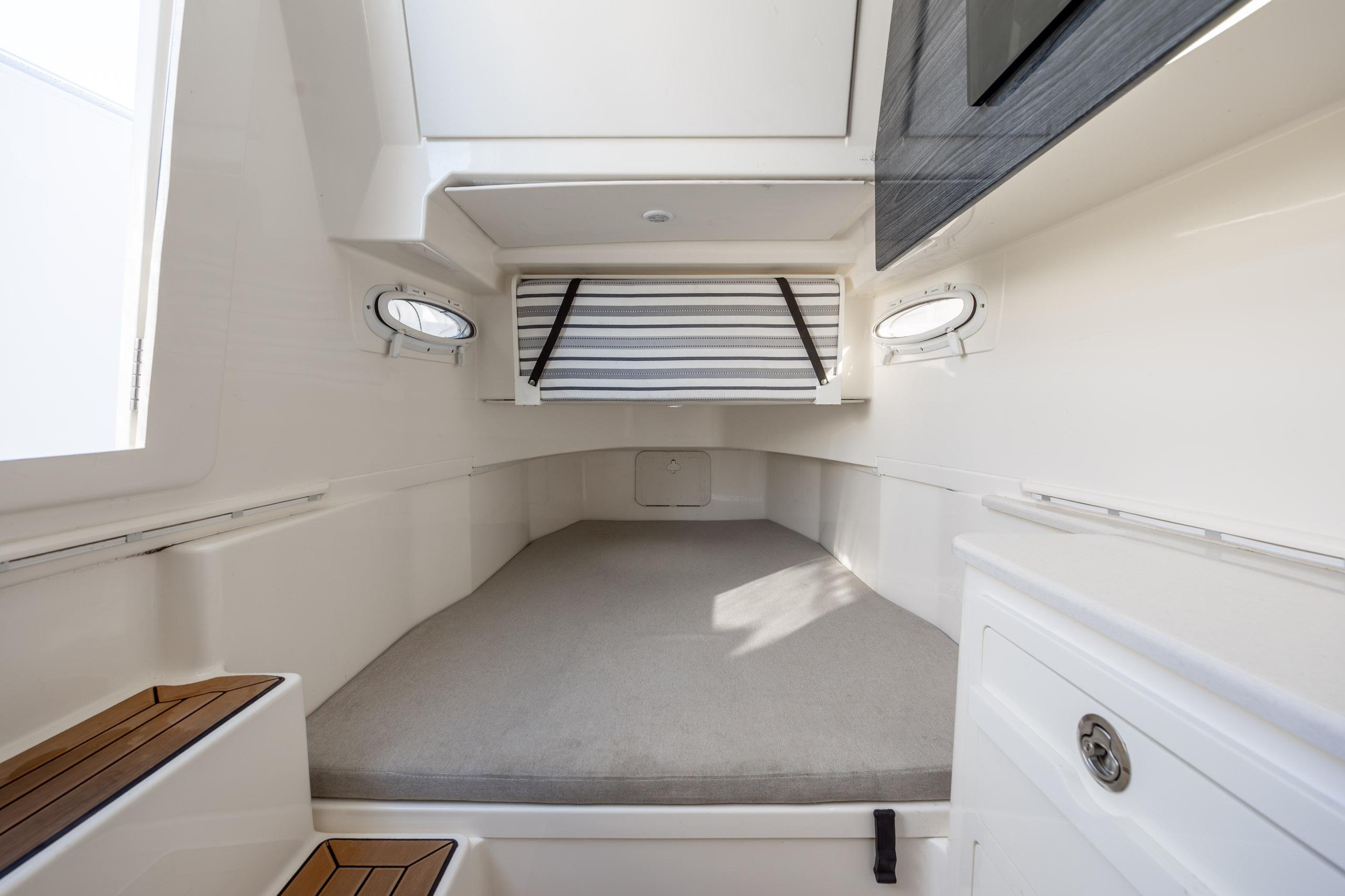 2020 Cobia 350 Center Console - thumbnail 23