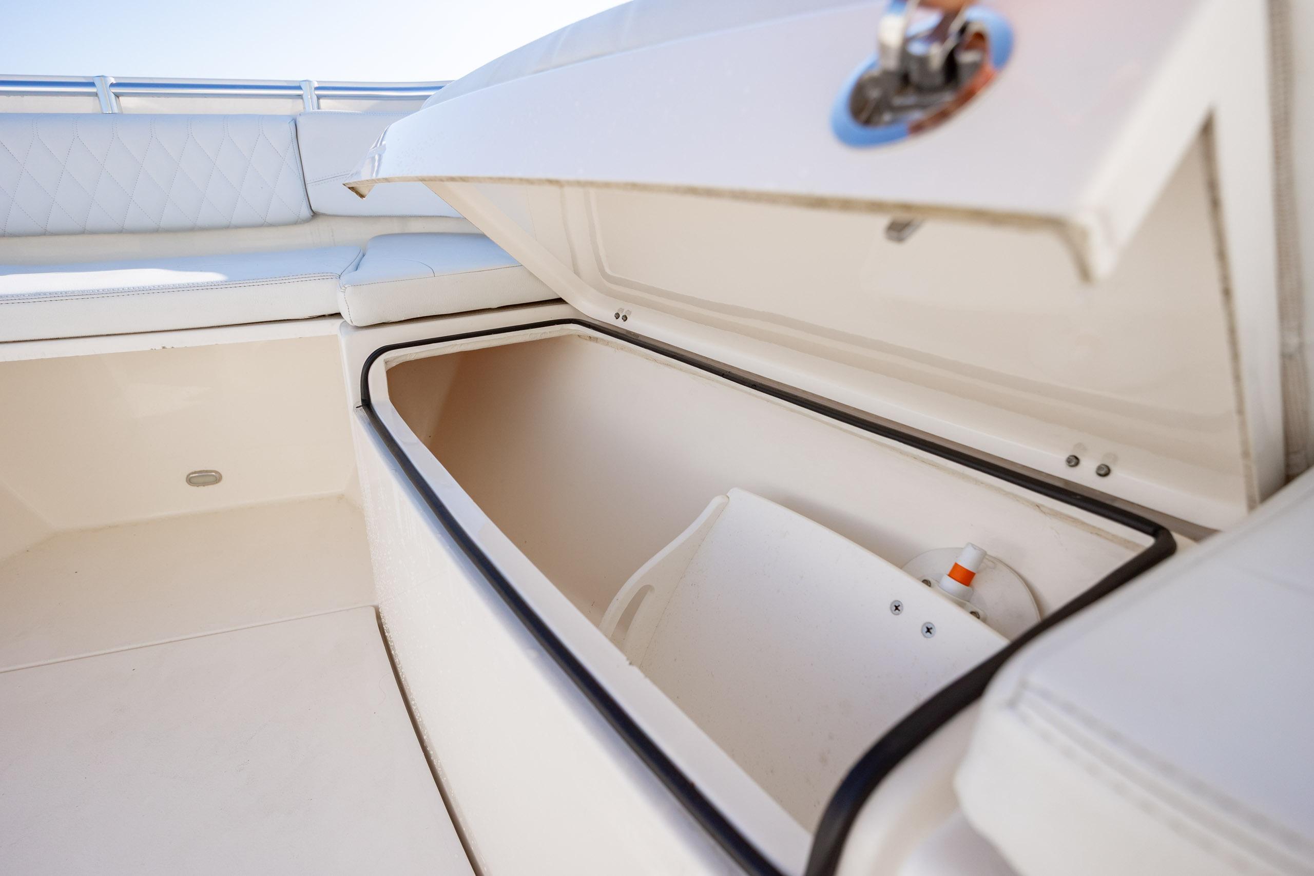 2020 Cobia 350 Center Console - thumbnail 32