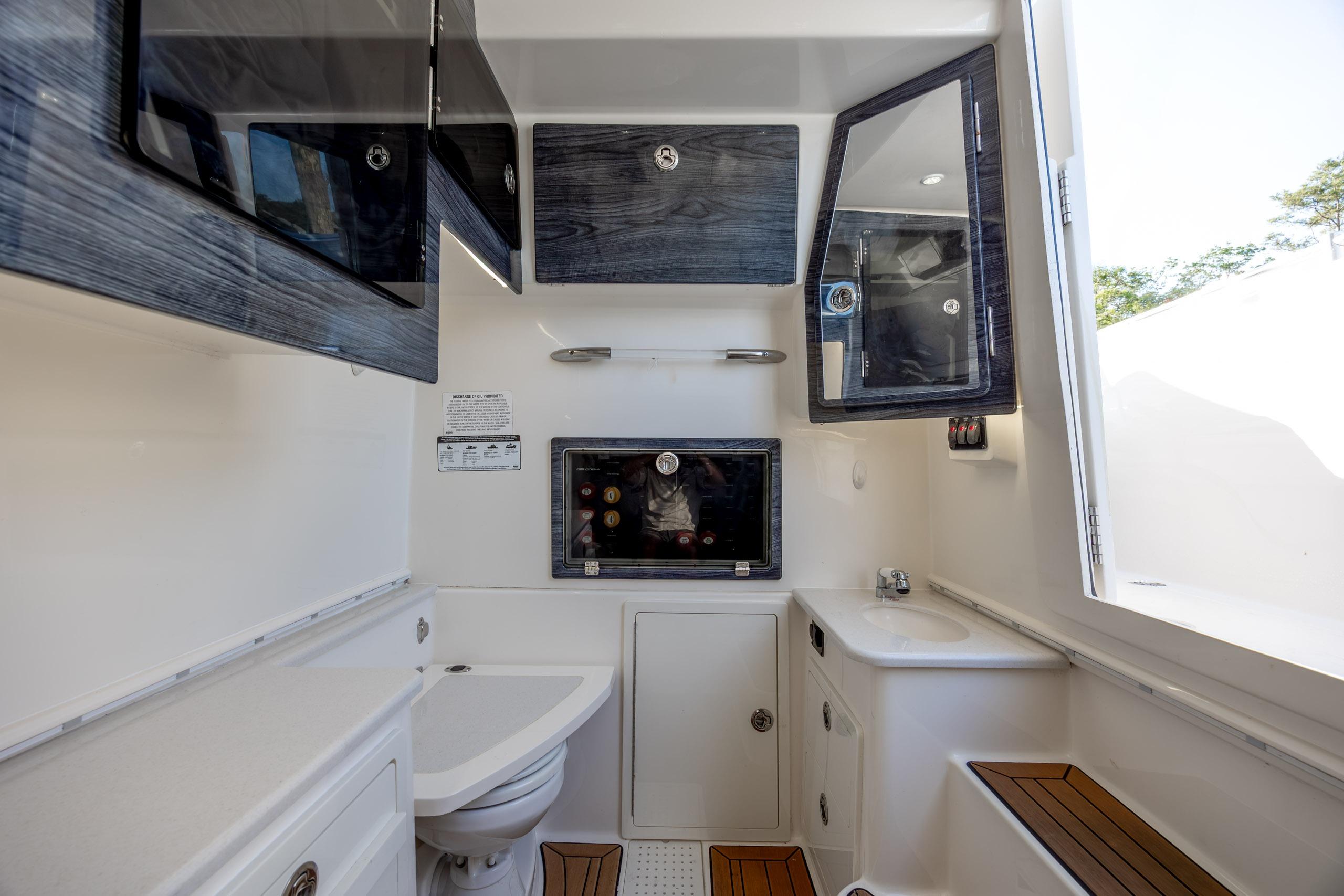 2020 Cobia 350 Center Console - thumbnail 24