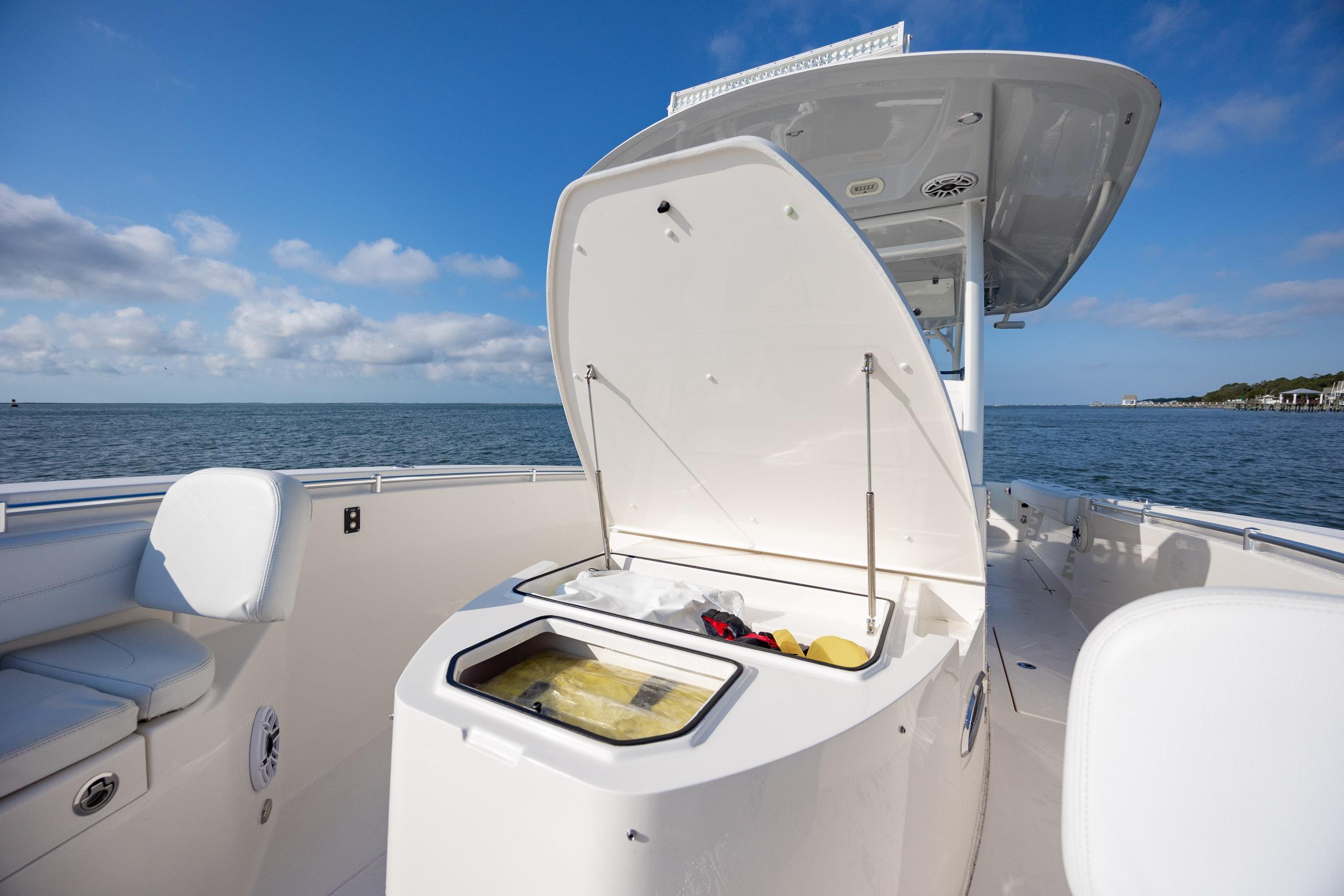 2020 Cobia 350 Center Console - thumbnail 36