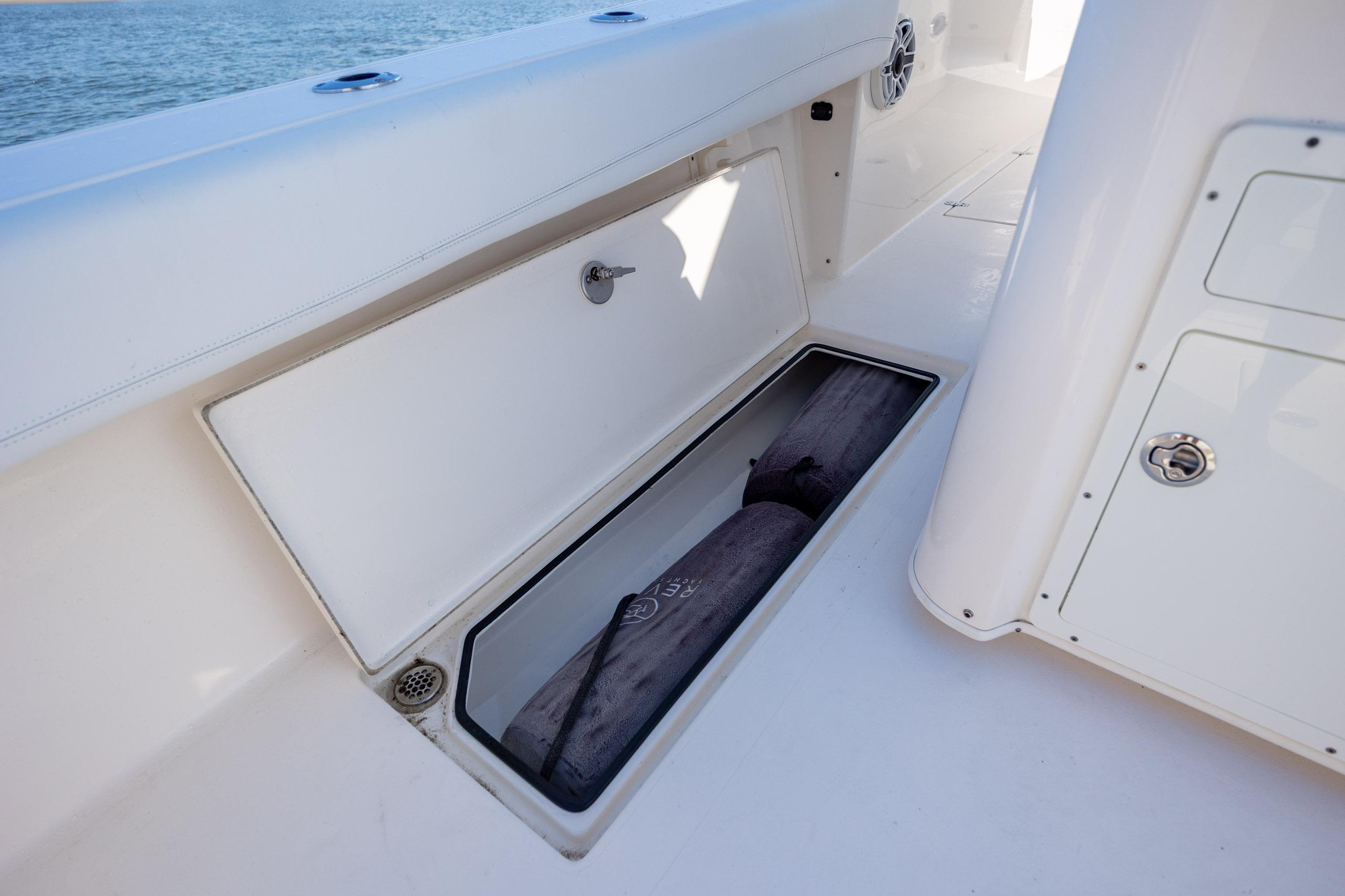 2020 Cobia 350 Center Console - thumbnail 40