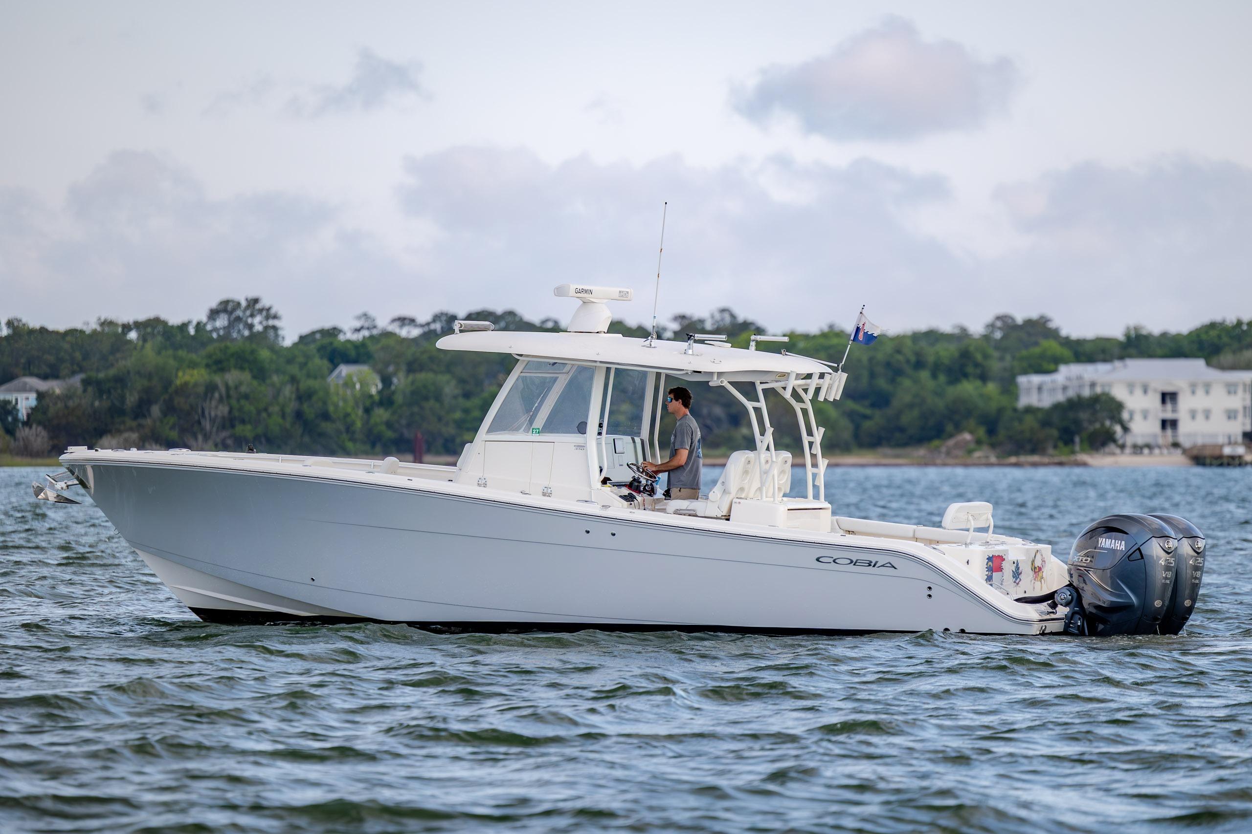 2020 Cobia 350 Center Console - thumbnail 8