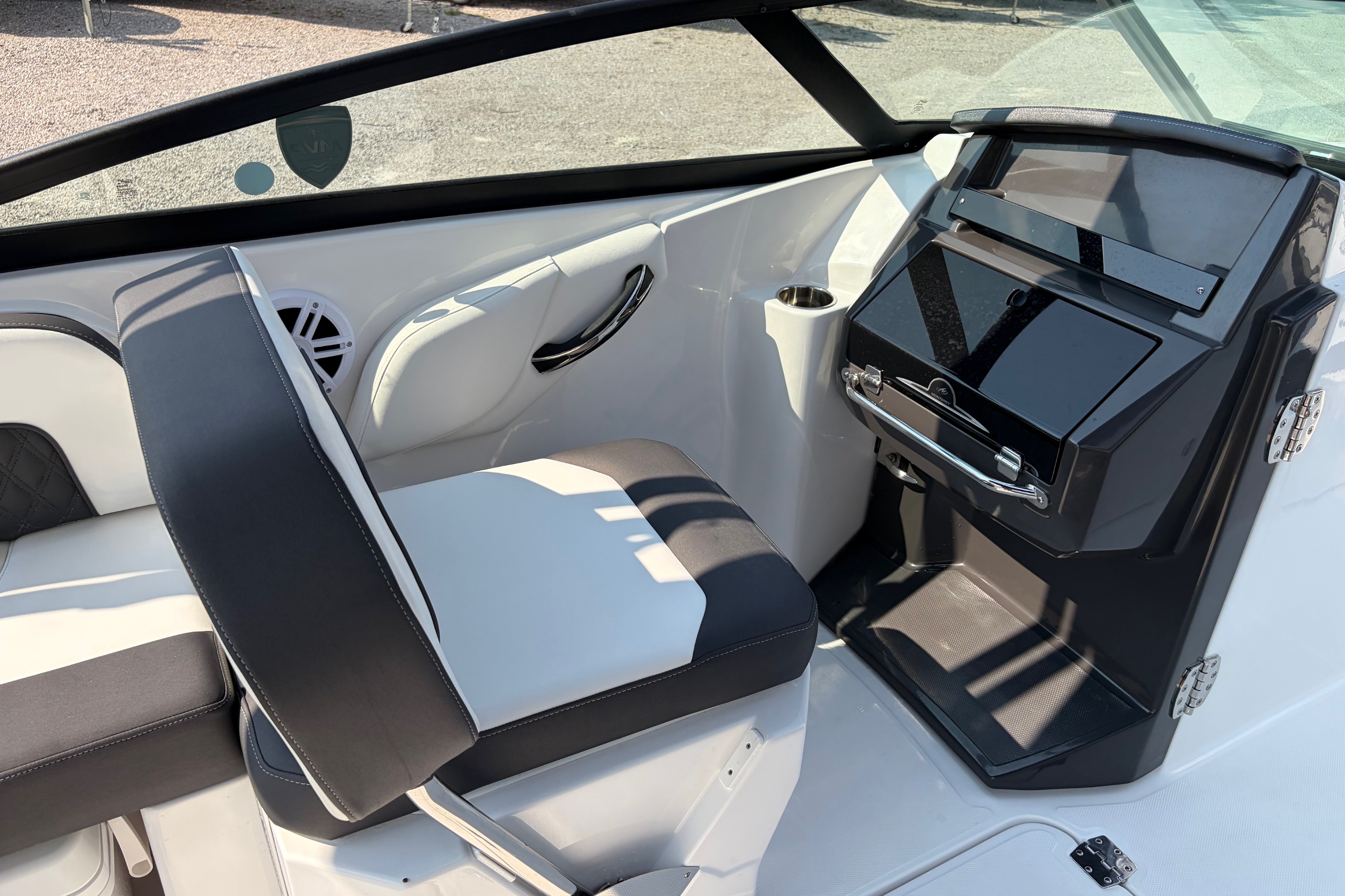 2024 Monterey M-45 - thumbnail 17