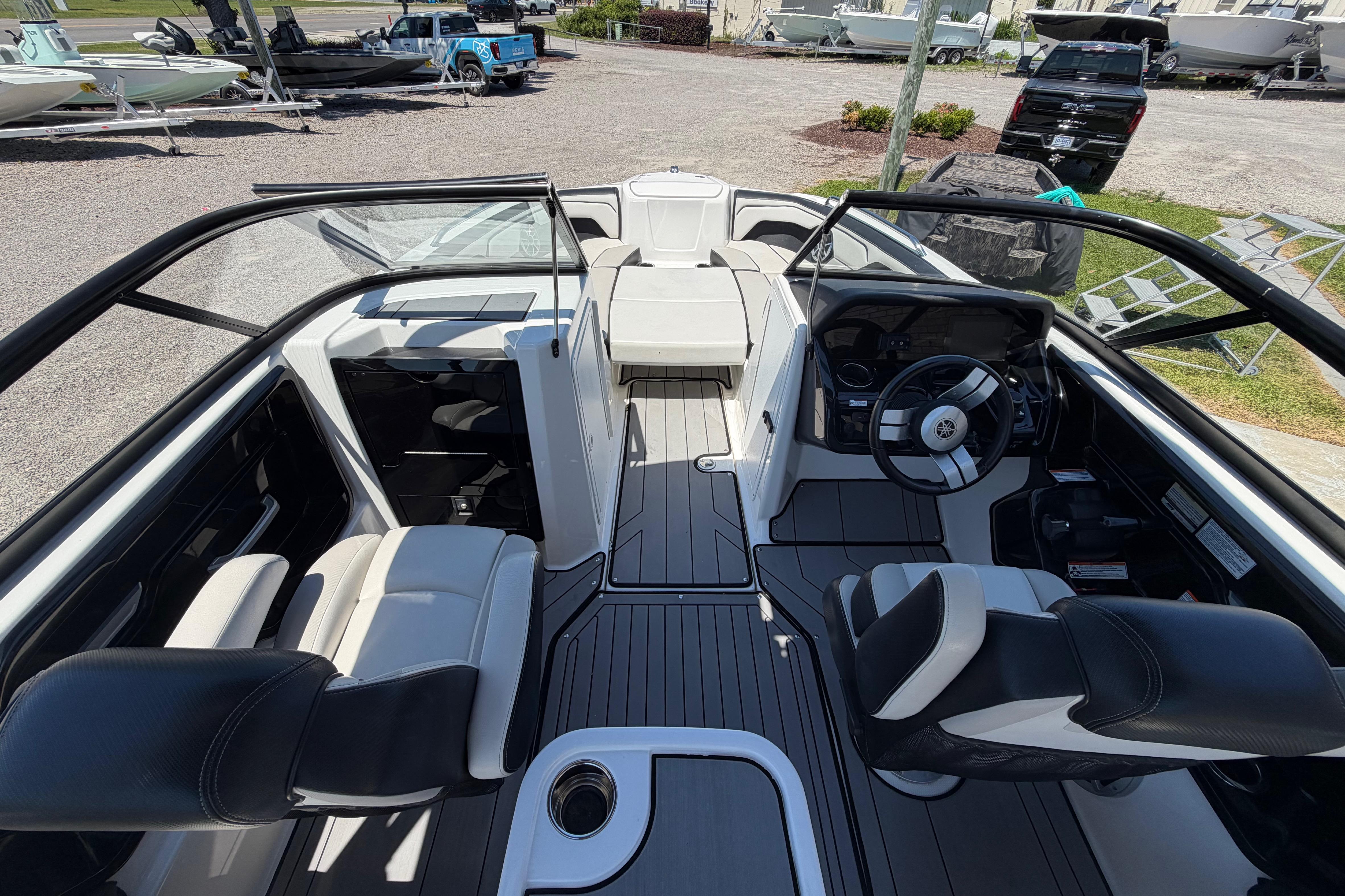 2019 Yamaha Boats 212X - thumbnail 19