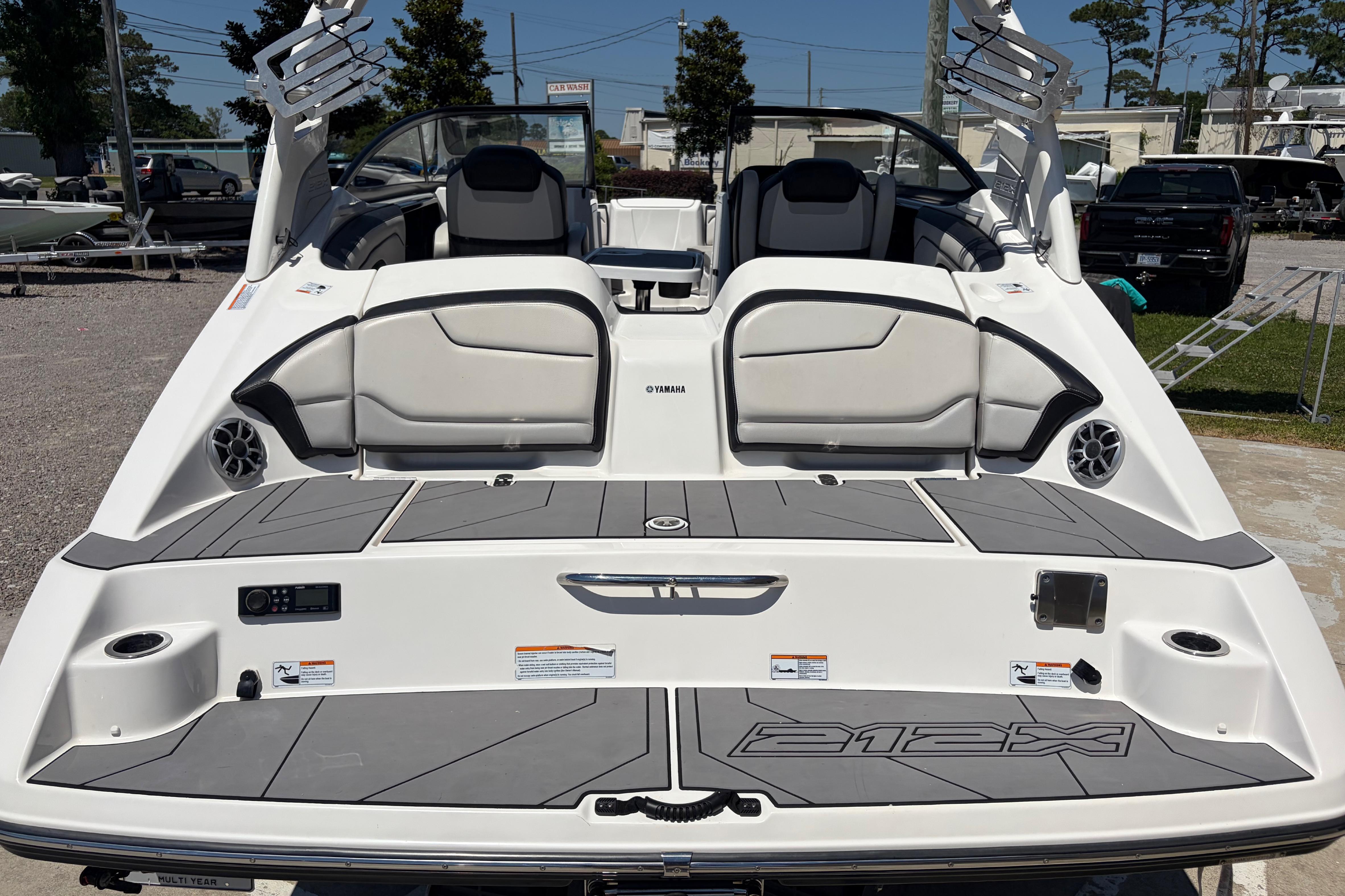 2019 Yamaha Boats 212X - thumbnail 6