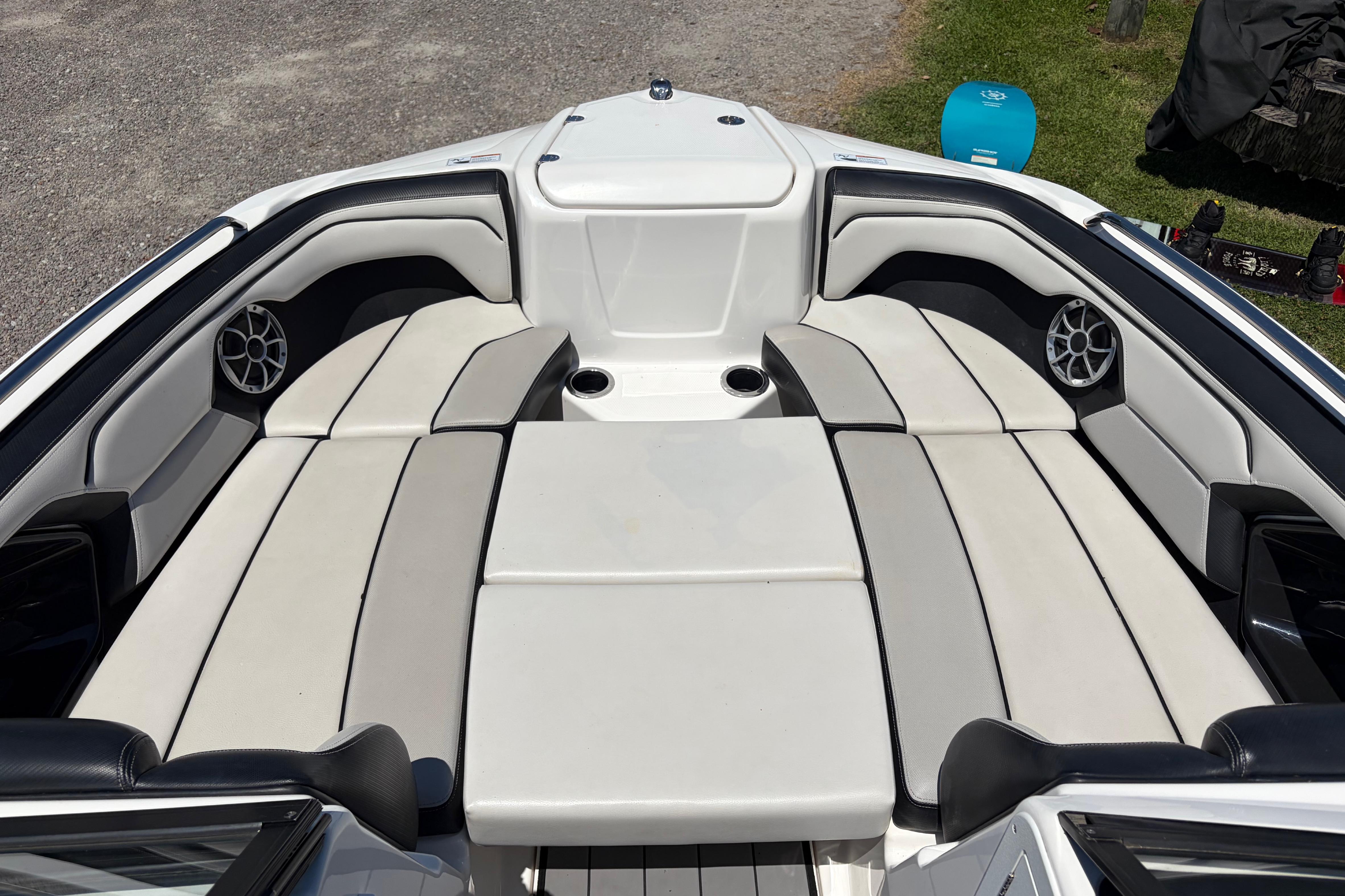 2019 Yamaha Boats 212X - thumbnail 26