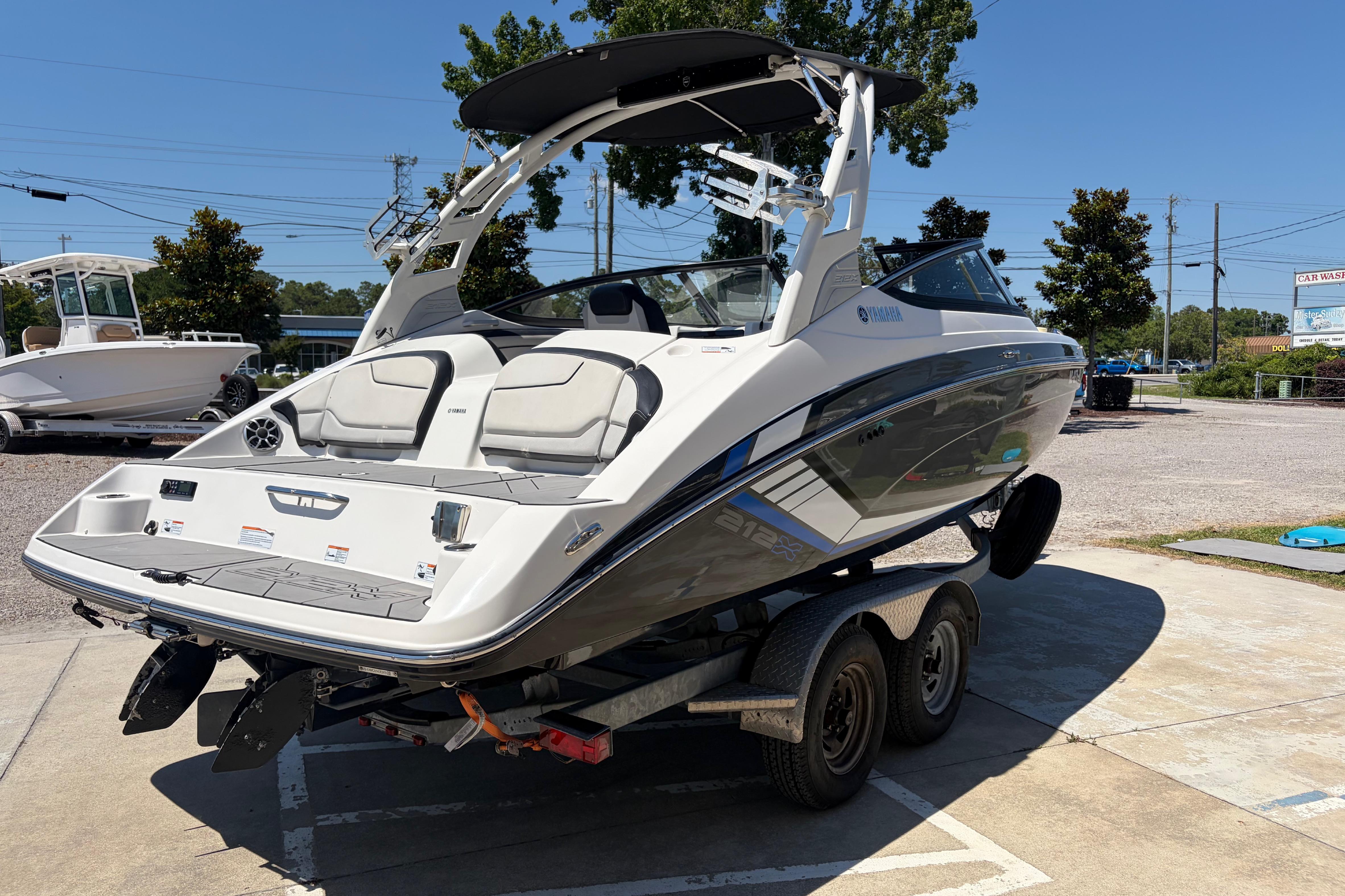 2019 Yamaha Boats 212X - thumbnail 7