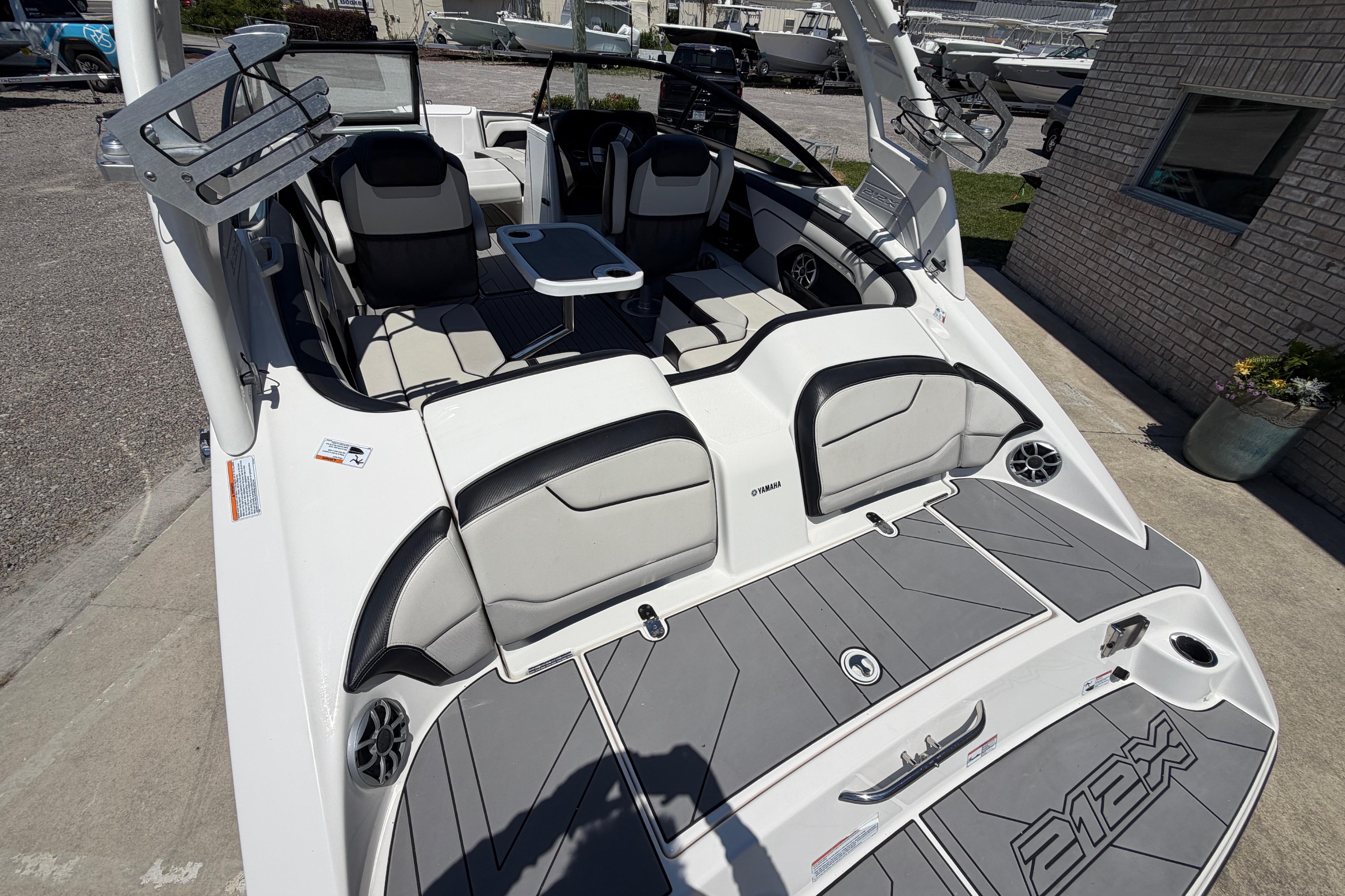 2019 Yamaha Boats 212X - thumbnail 14