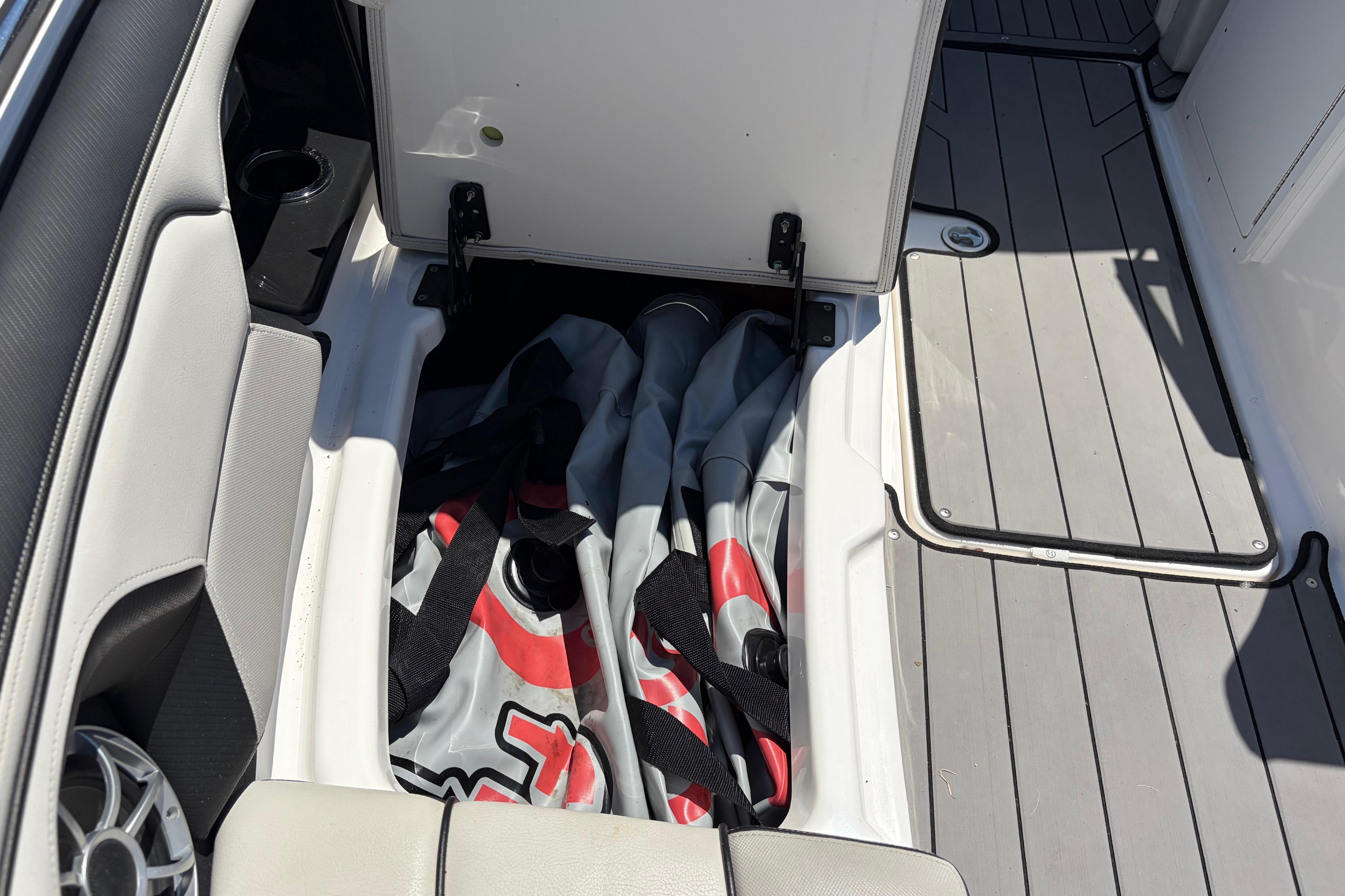 2019 Yamaha Boats 212X - thumbnail 31