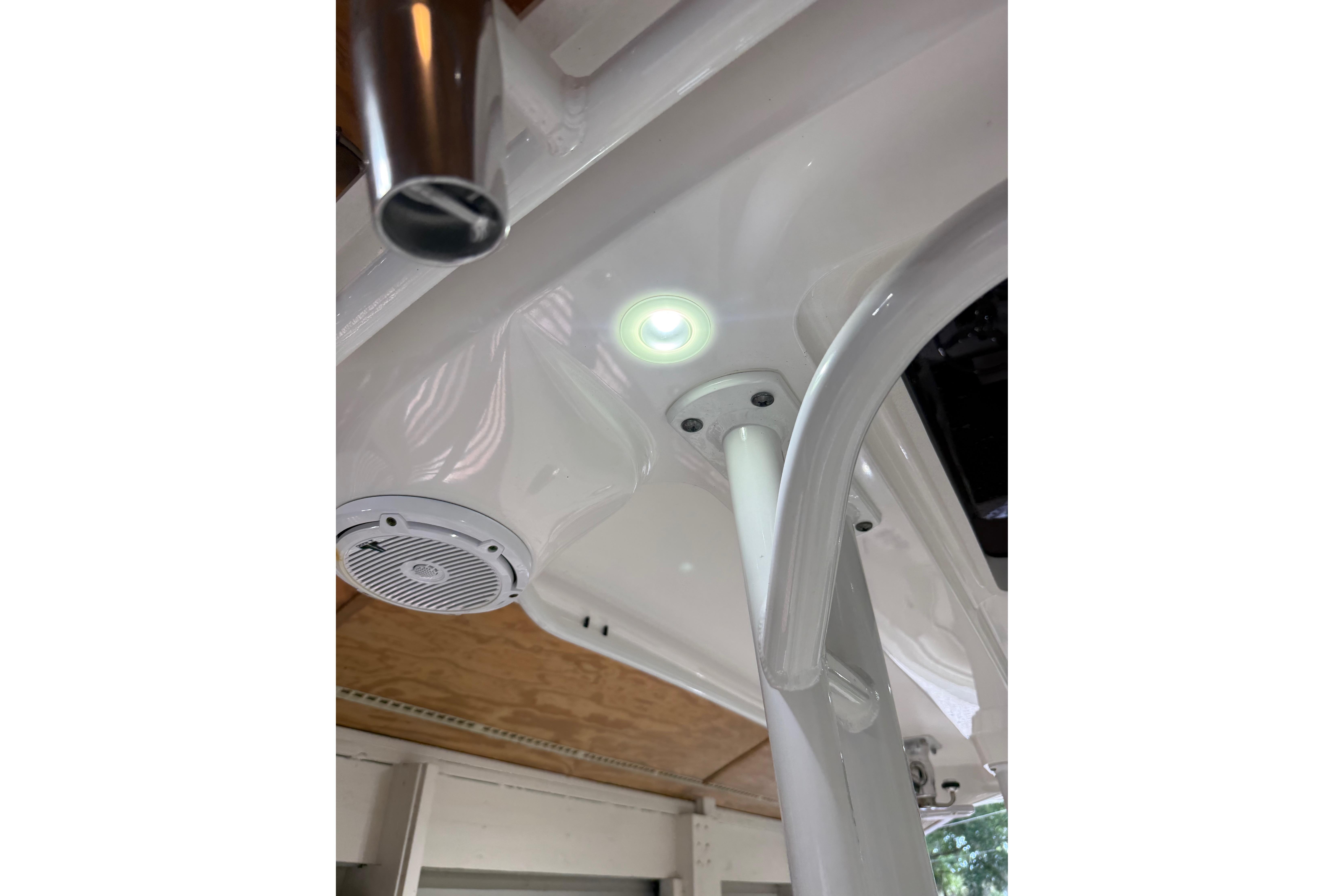 2022 Edgewater 280CC - thumbnail 45