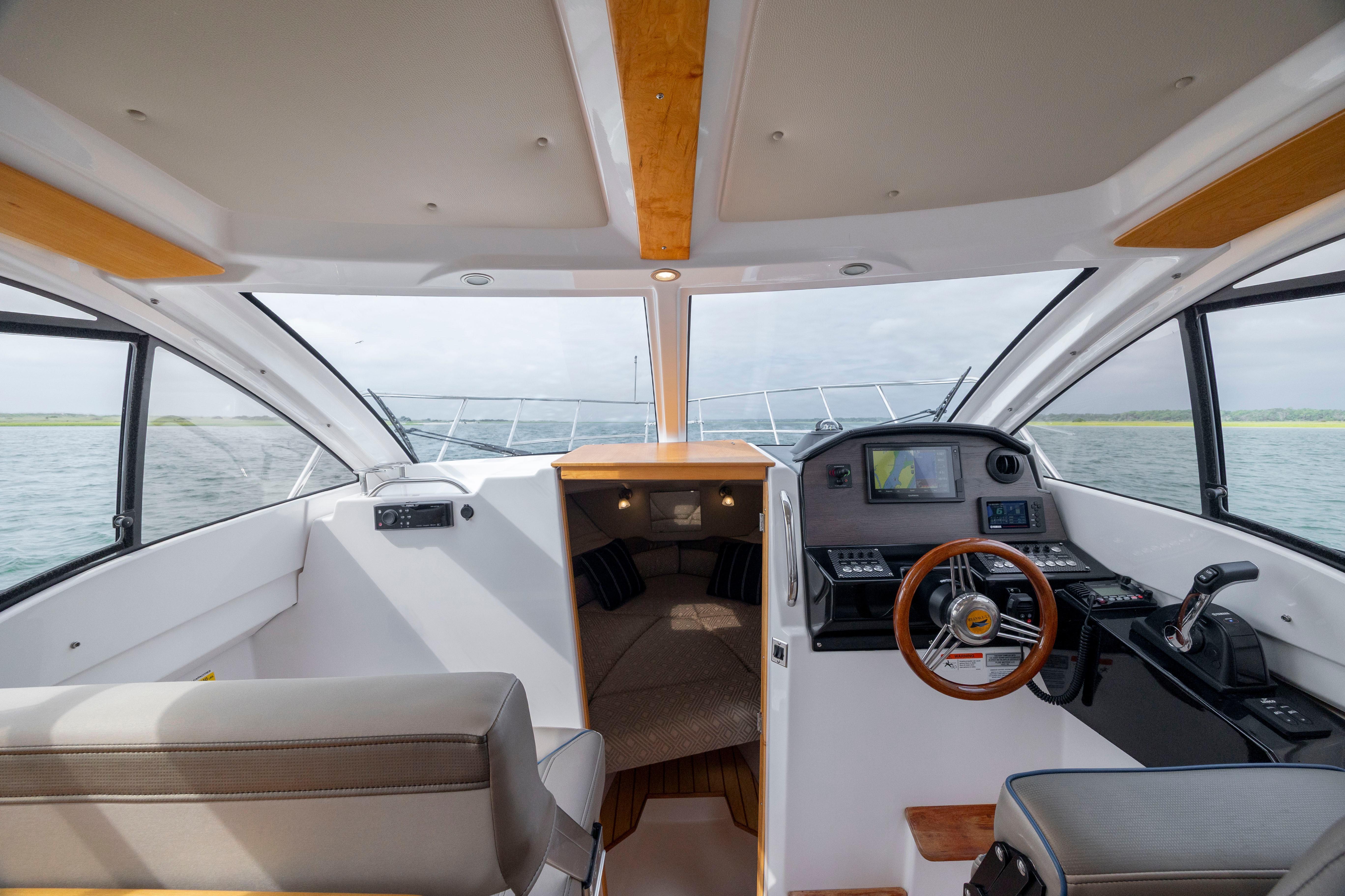 2020 Cutwater C-24 Coupe - thumbnail 13
