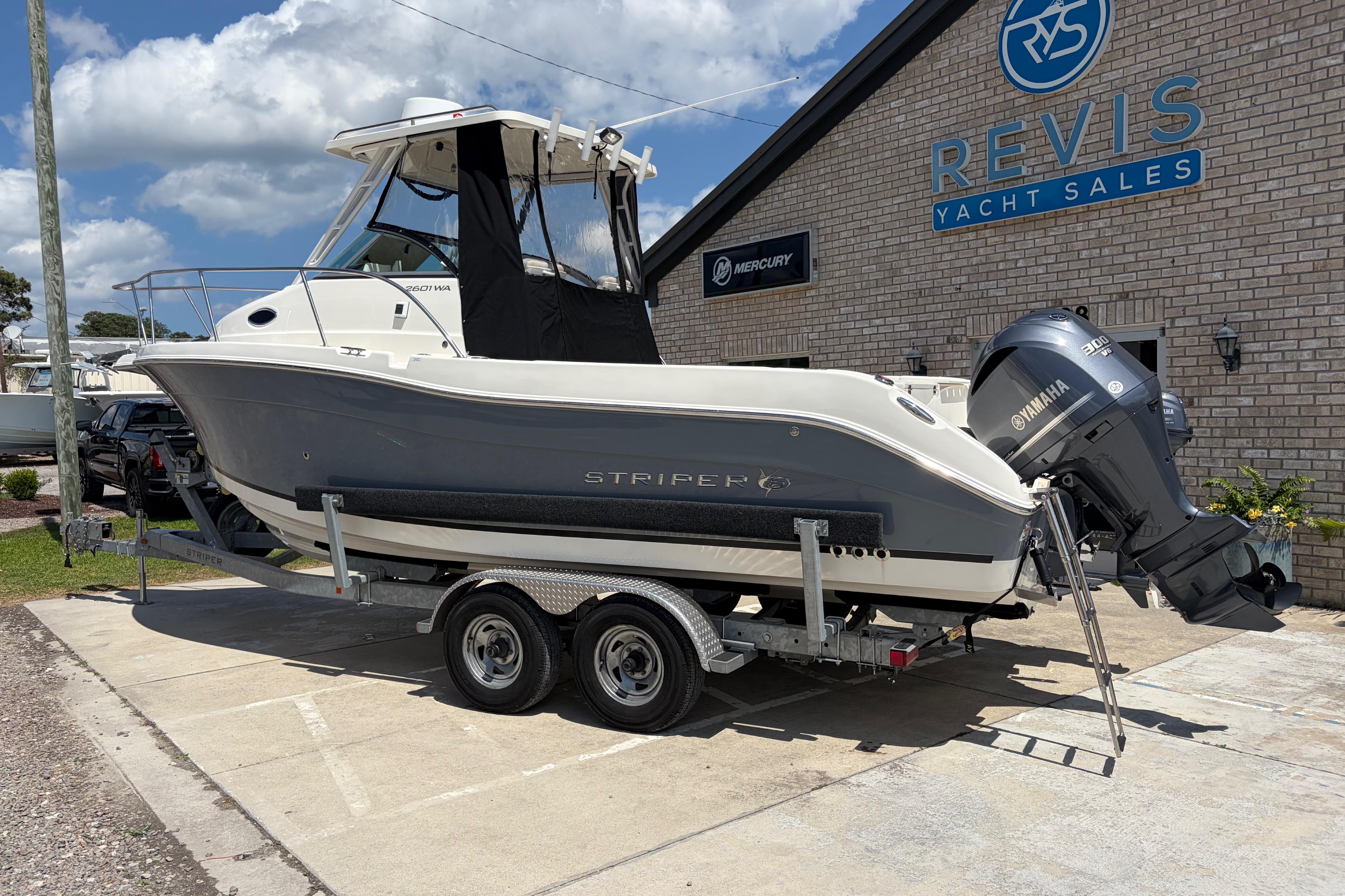2014 Seaswirl Striper 2601 Walkaround O/B - thumbnail 3