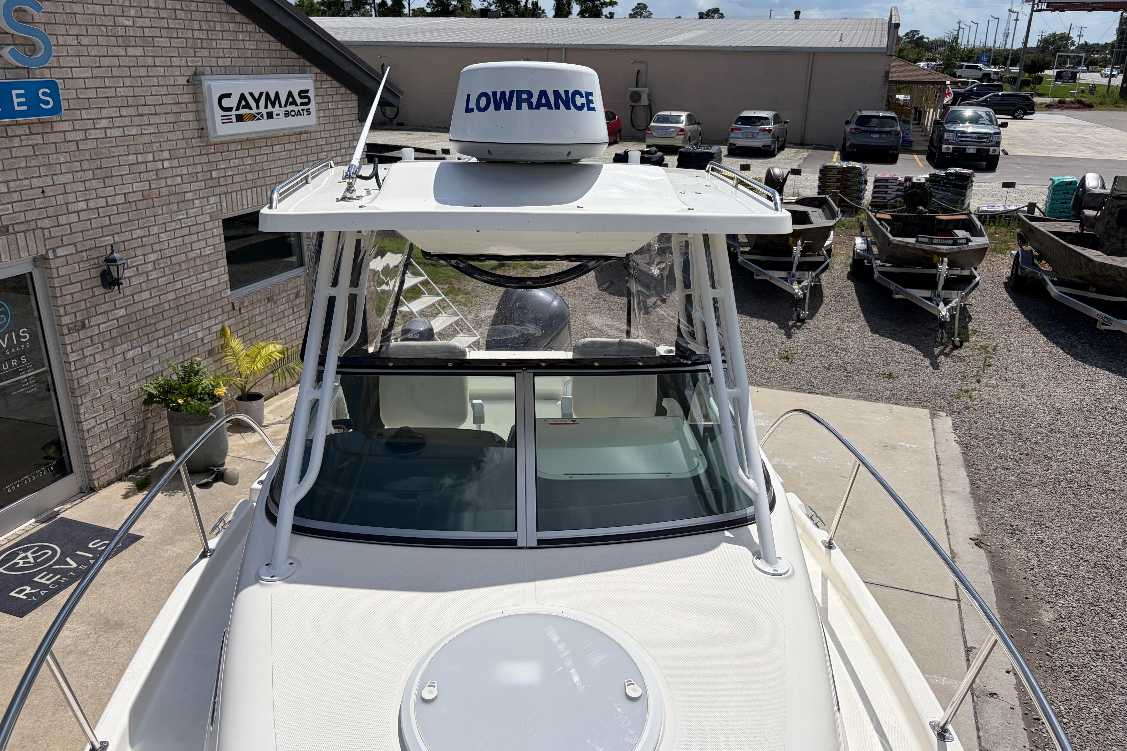 2014 Seaswirl Striper 2601 Walkaround O/B - thumbnail 23
