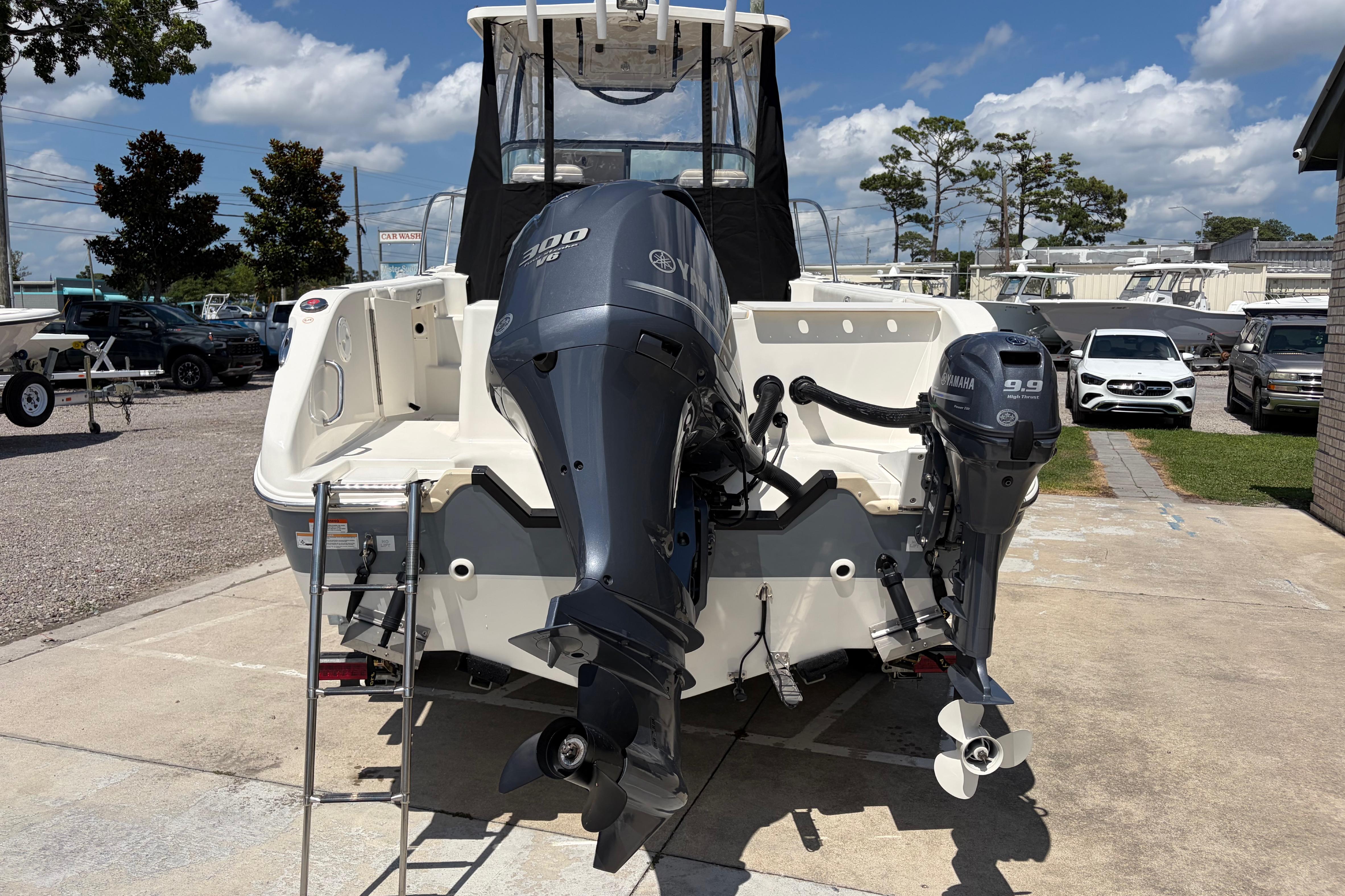 2014 Seaswirl Striper 2601 Walkaround O/B - thumbnail 4