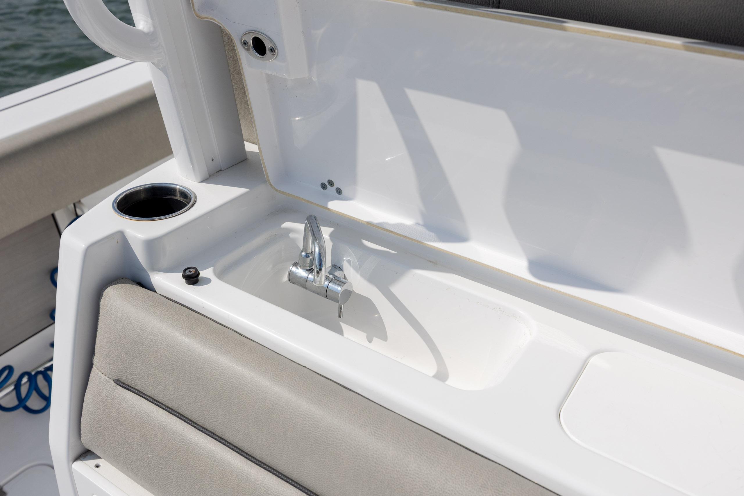 2021 Sportsman Open 322 Center Console - thumbnail 30