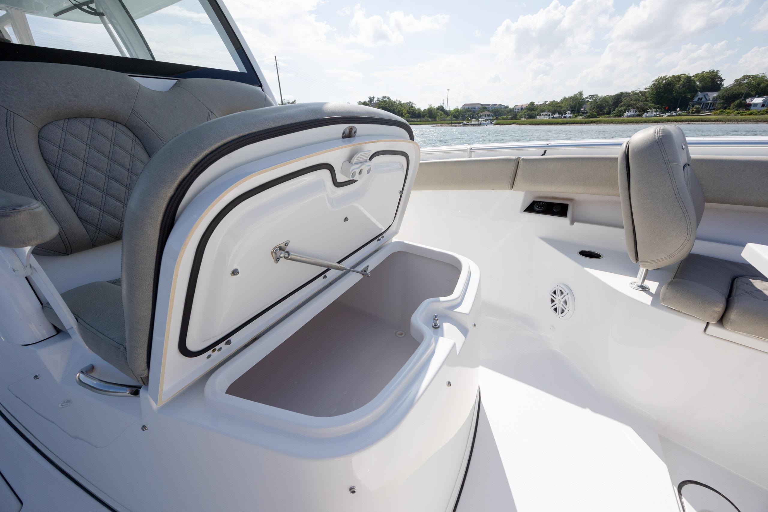 2021 Sportsman Open 322 Center Console - thumbnail 18