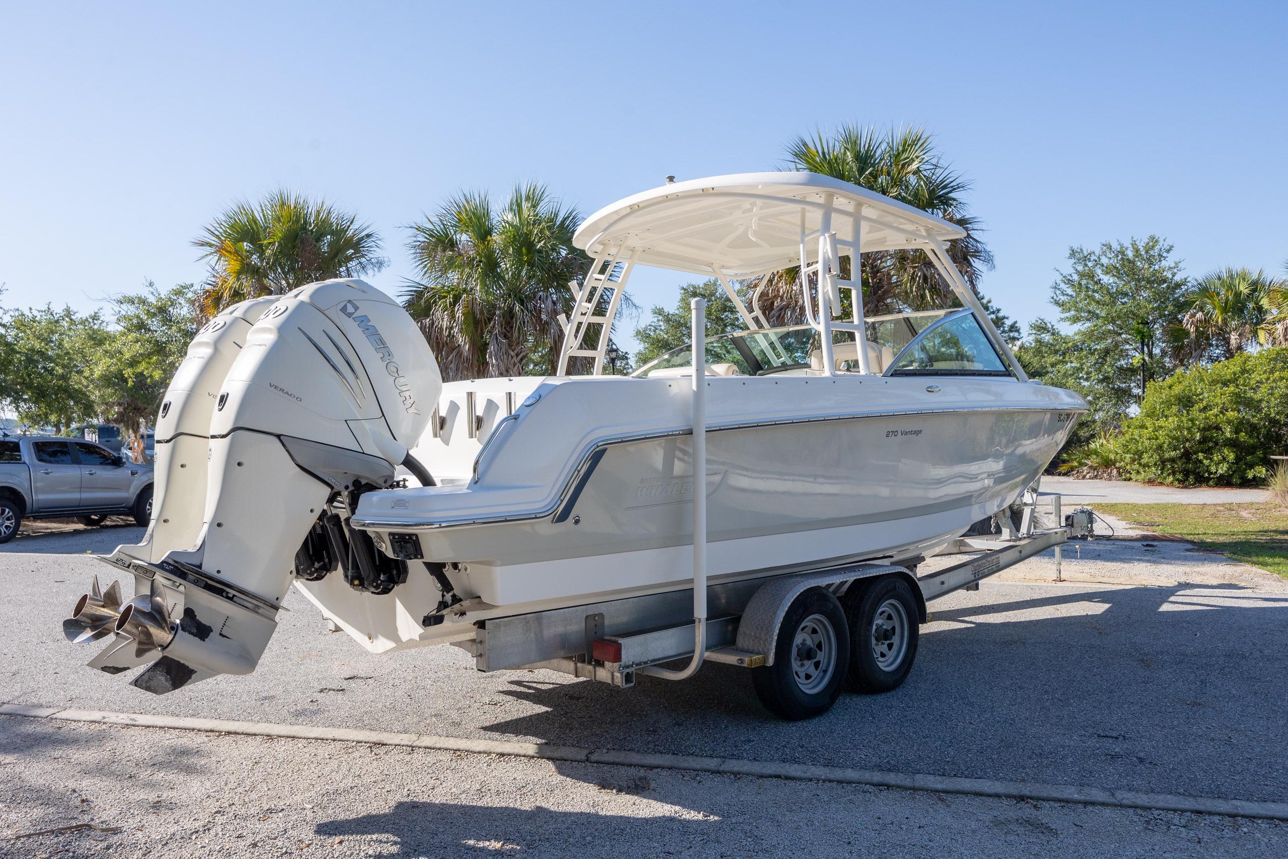 2017 Boston Whaler 270 Vantage - thumbnail 3