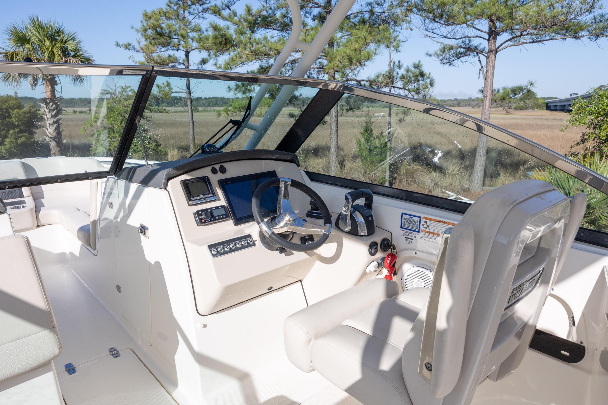 2017 Boston Whaler 270 Vantage - thumbnail 10