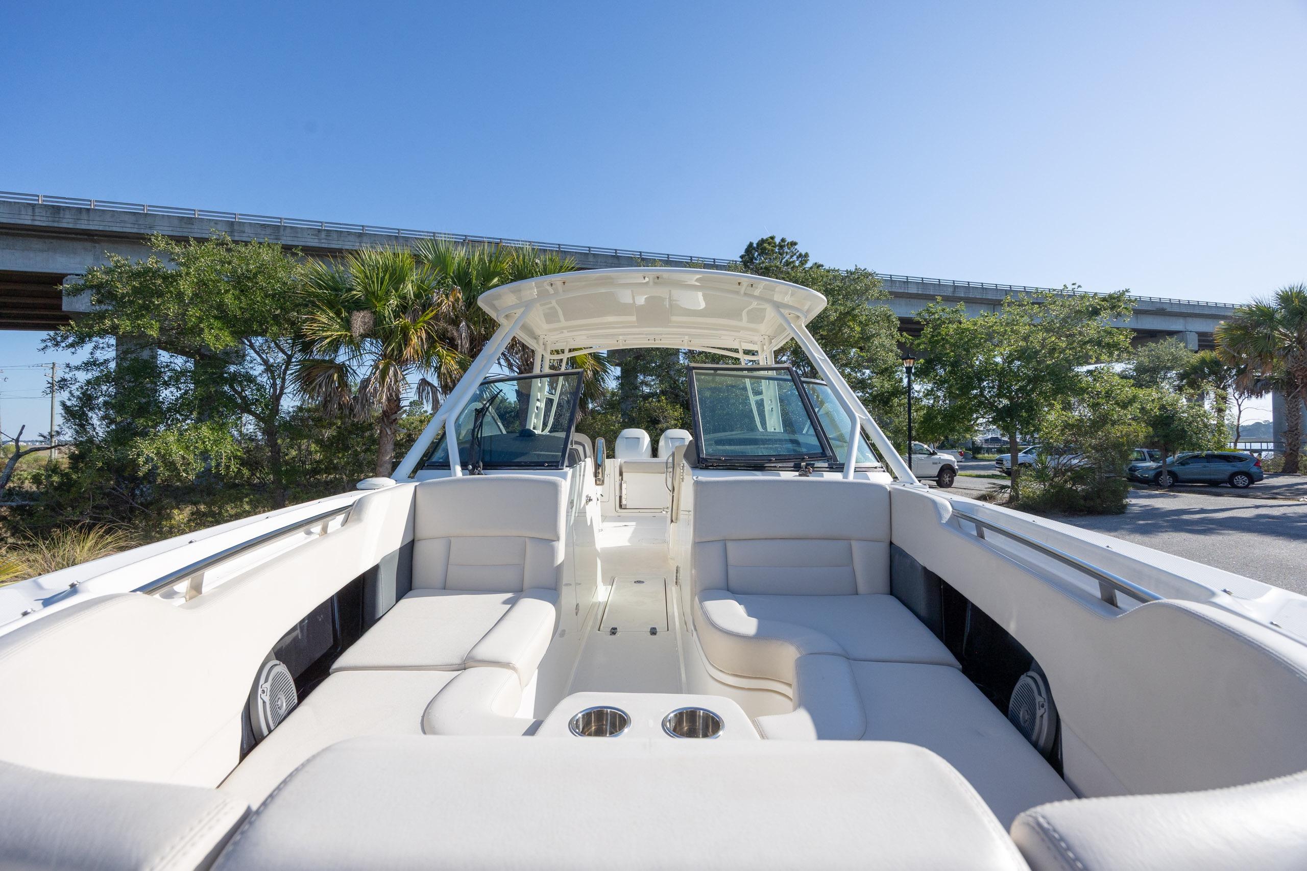 2017 Boston Whaler 270 Vantage - thumbnail 11