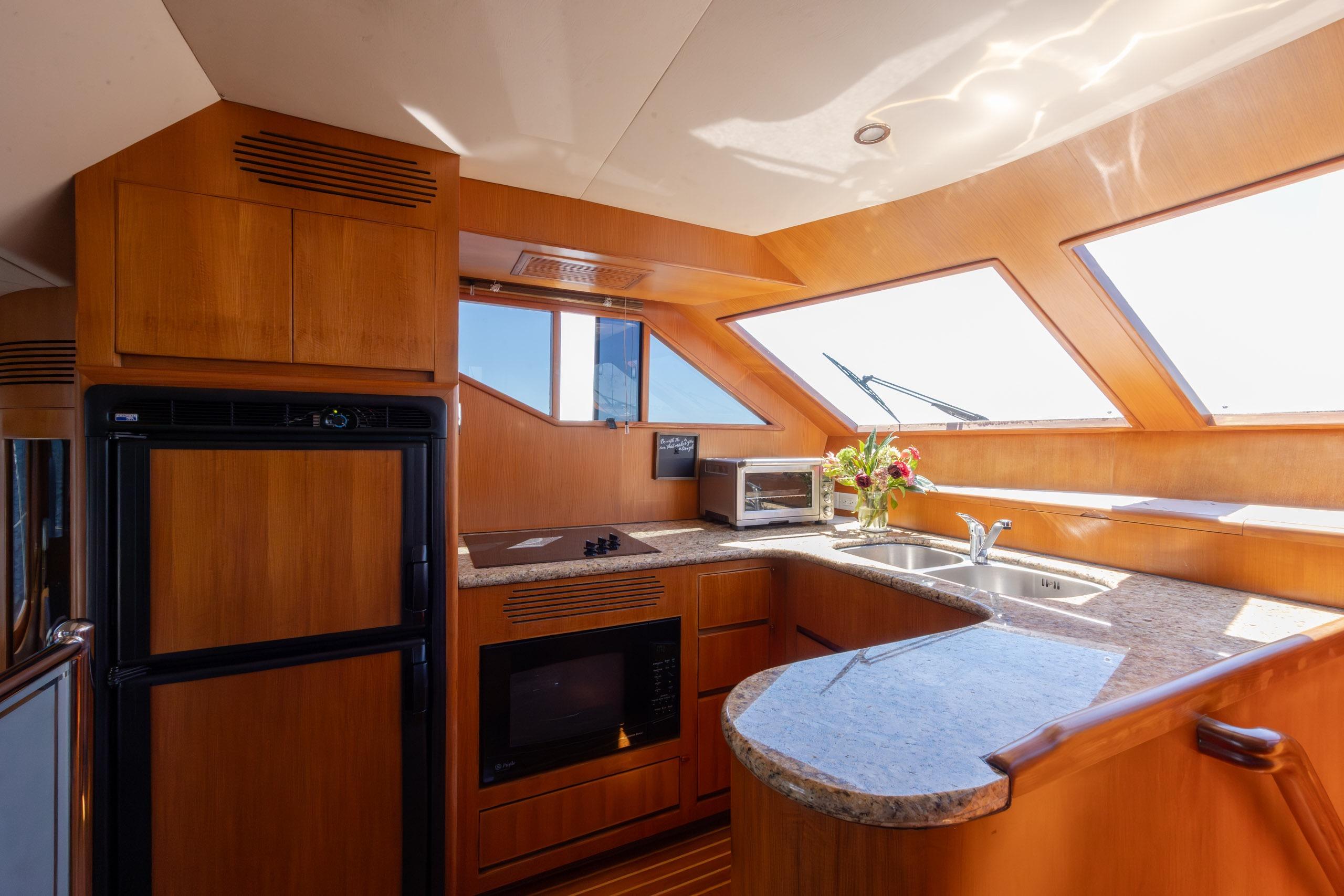 2005 Ocean Alexander 52 Sedan - thumbnail 27