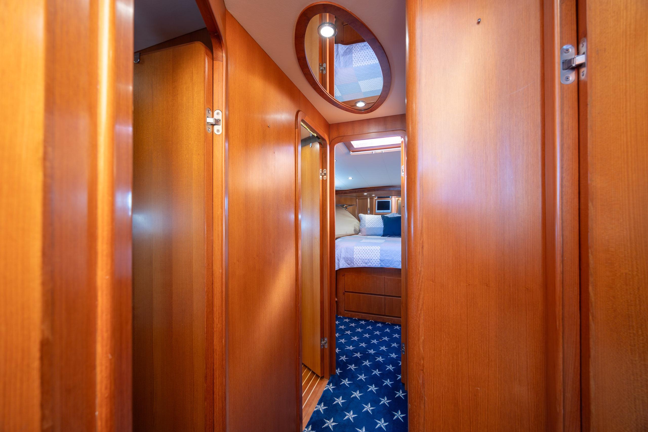 2005 Ocean Alexander 52 Sedan - thumbnail 51