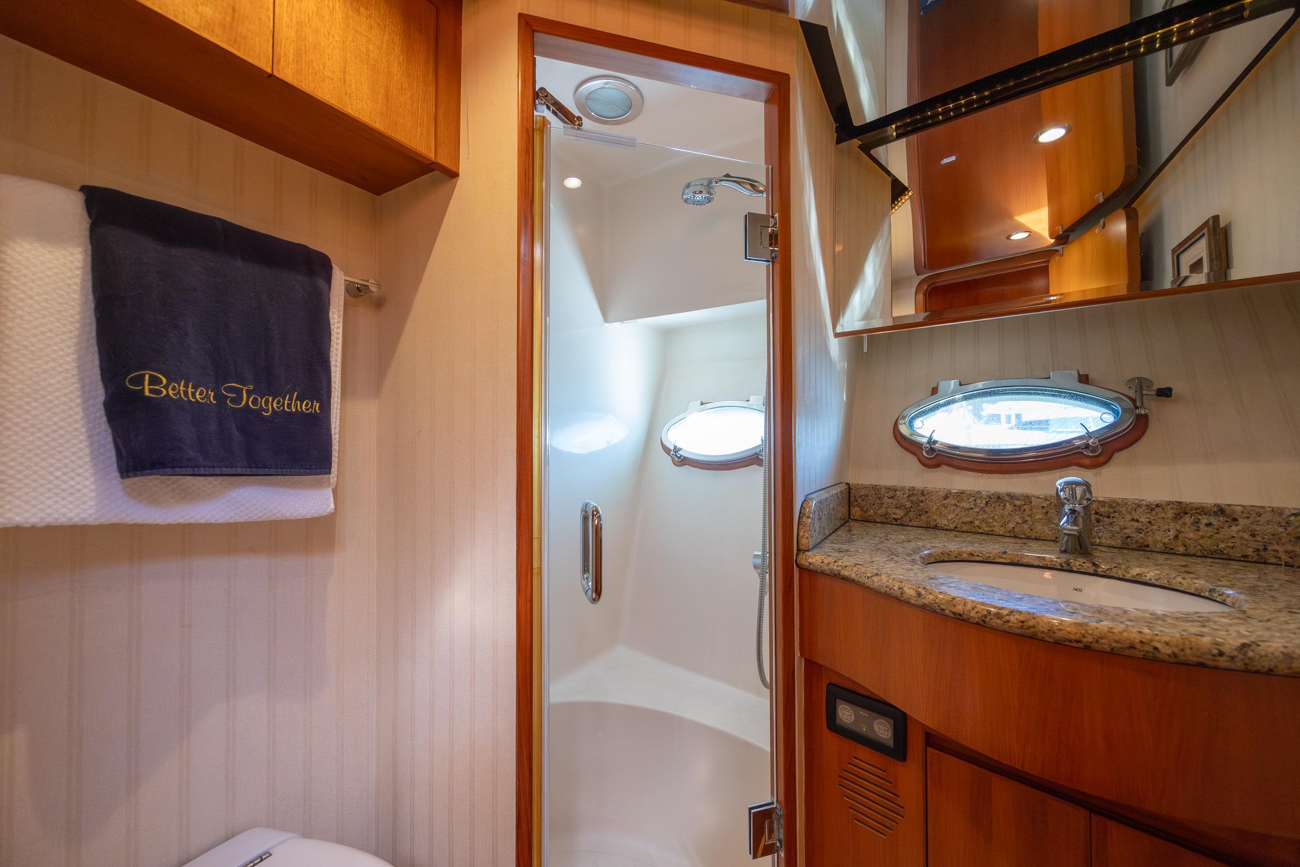 2005 Ocean Alexander 52 Sedan - thumbnail 53