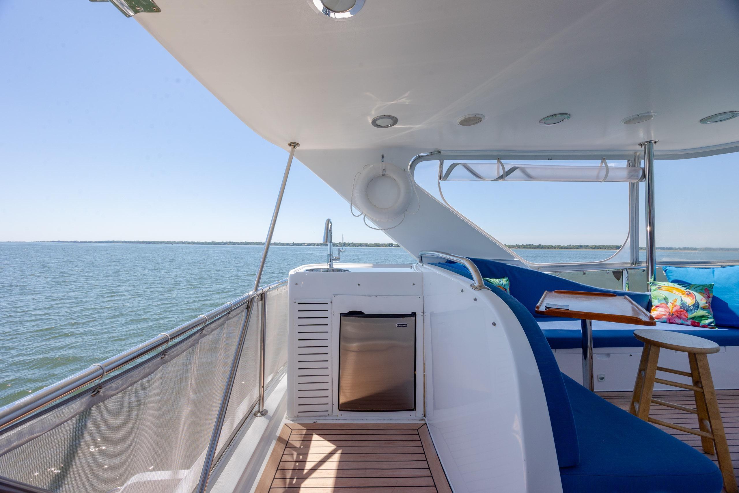 2005 Ocean Alexander 52 Sedan - thumbnail 31