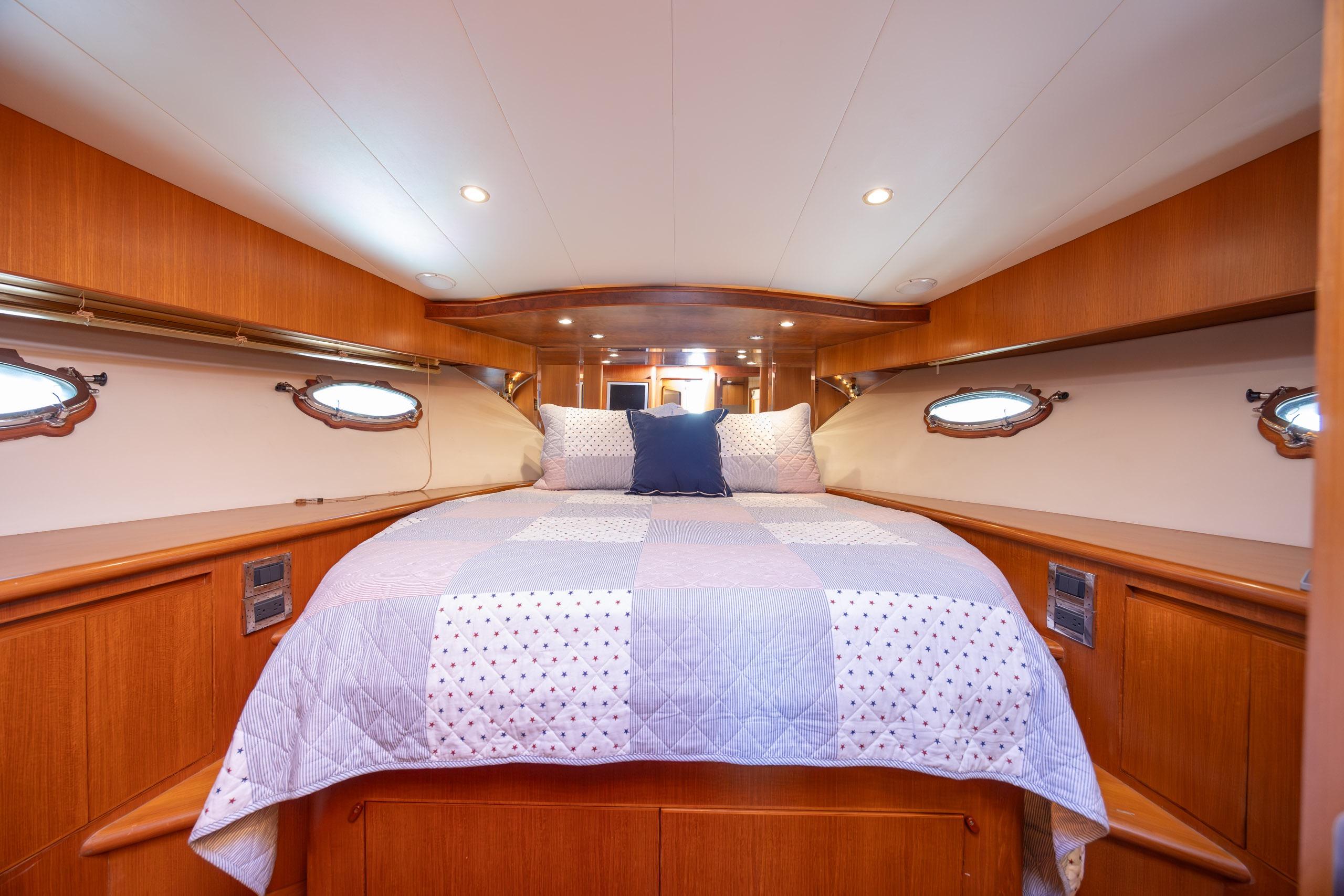 2005 Ocean Alexander 52 Sedan - thumbnail 45