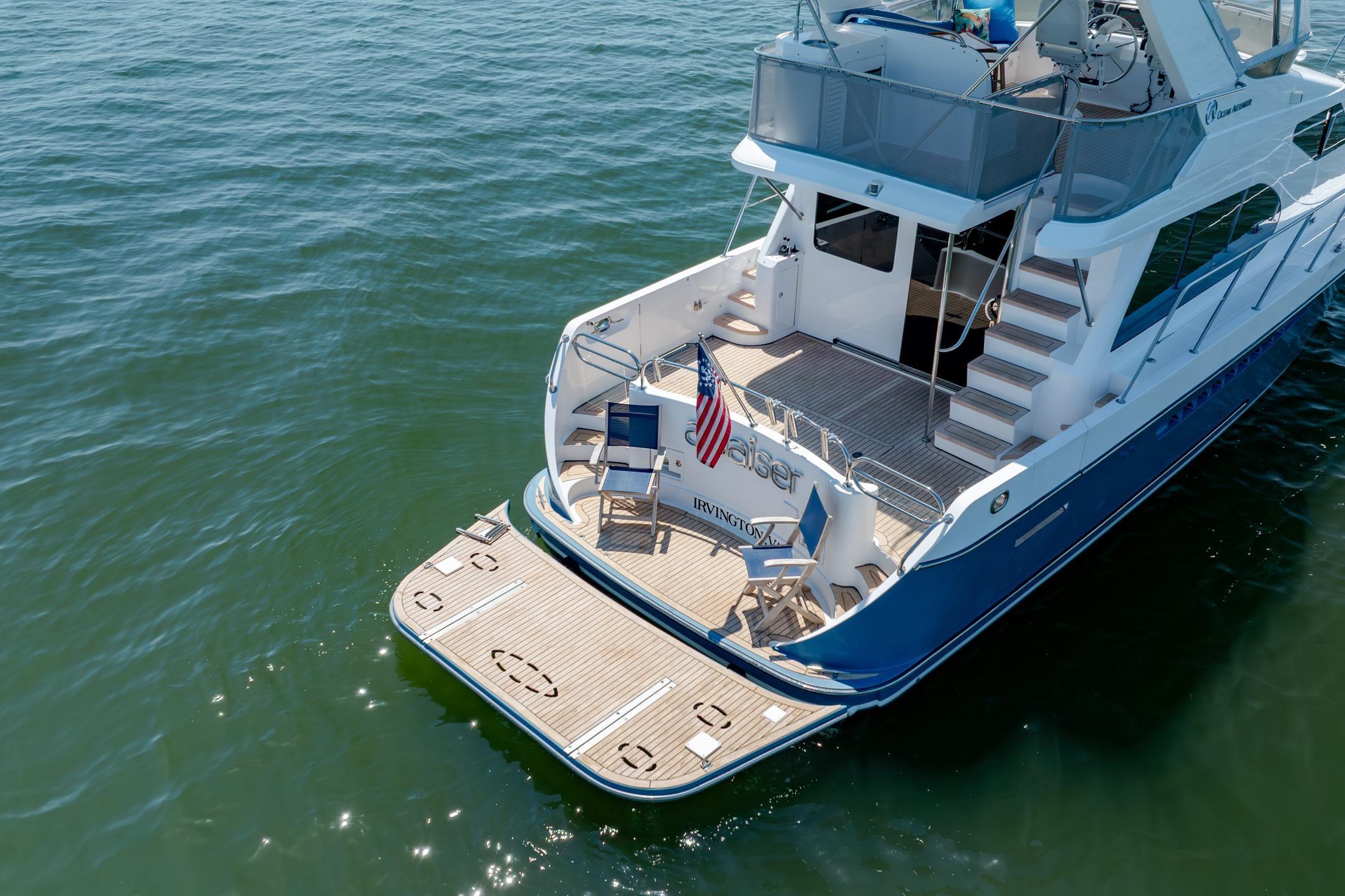 2005 Ocean Alexander 52 Sedan - thumbnail 16