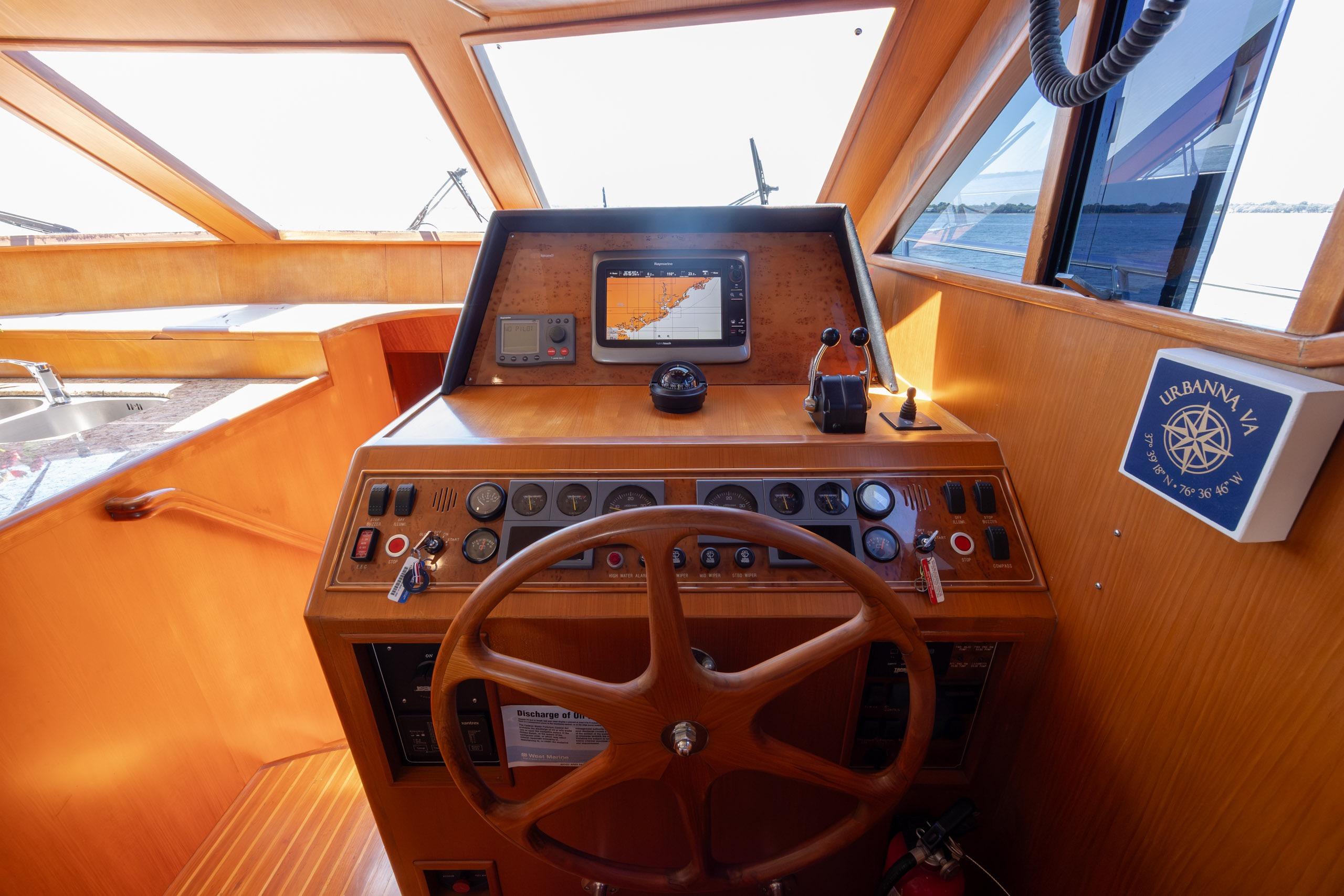 2005 Ocean Alexander 52 Sedan - thumbnail 26