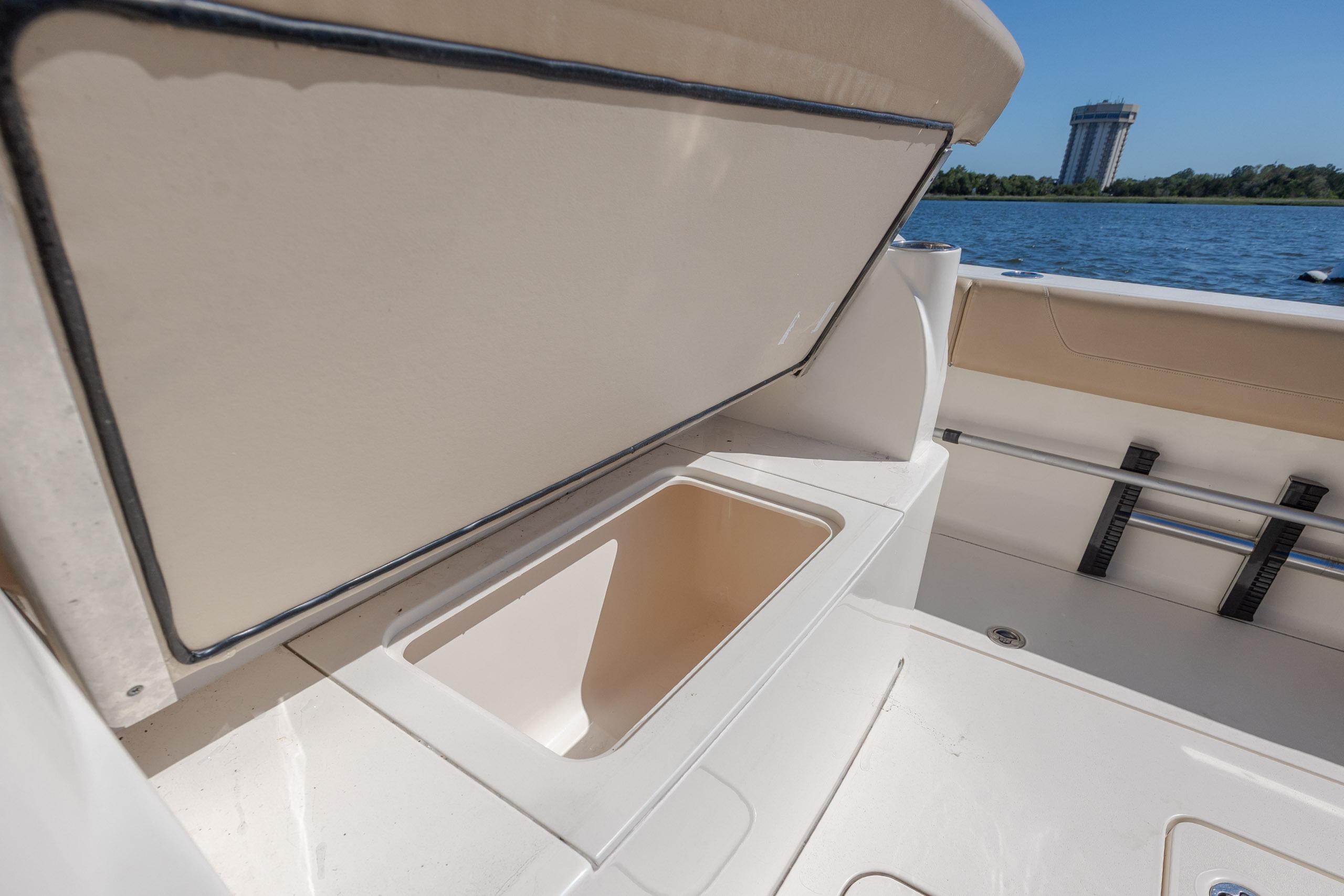2019 Scout 355 LXF - thumbnail 16