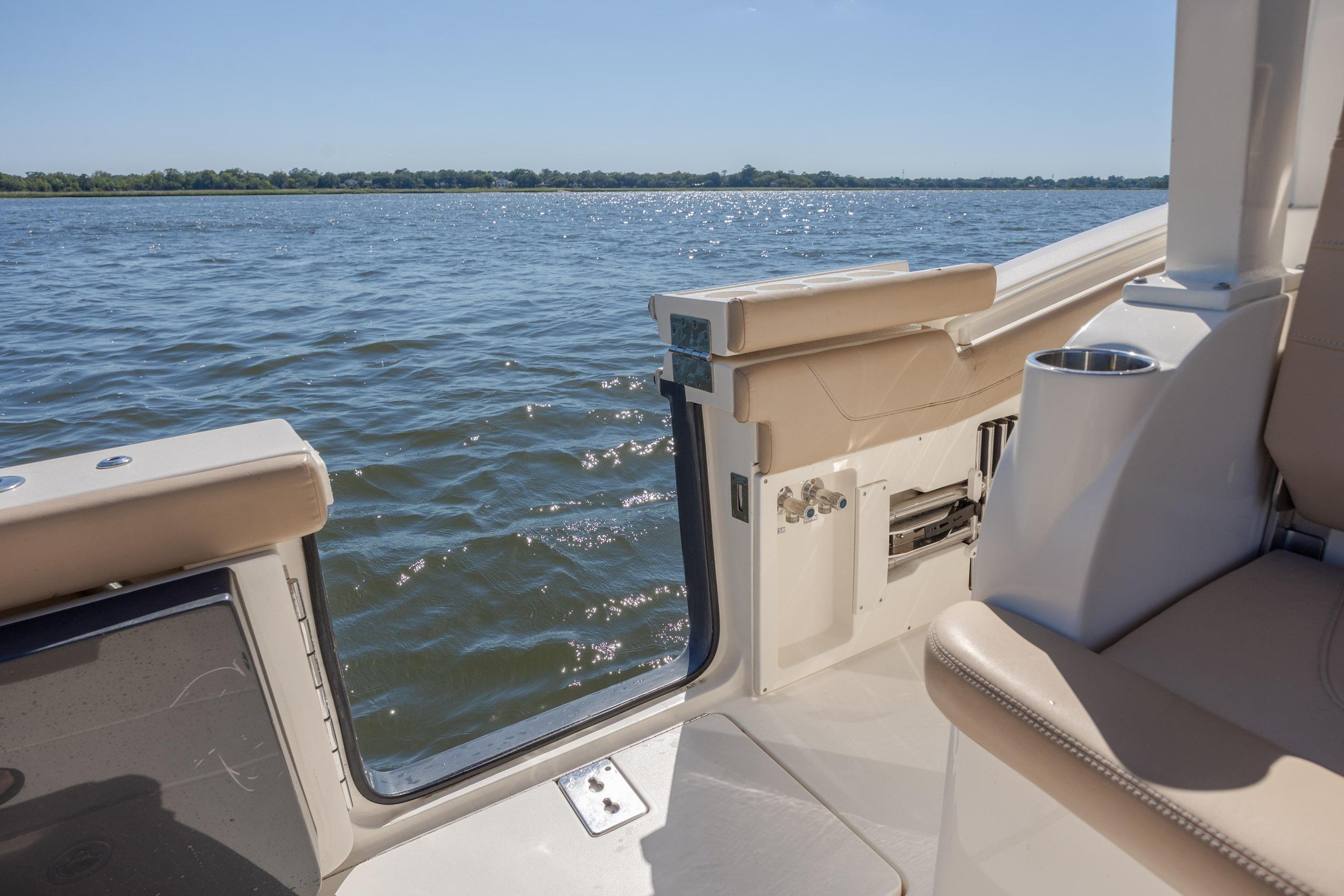 2019 Scout 355 LXF - thumbnail 18