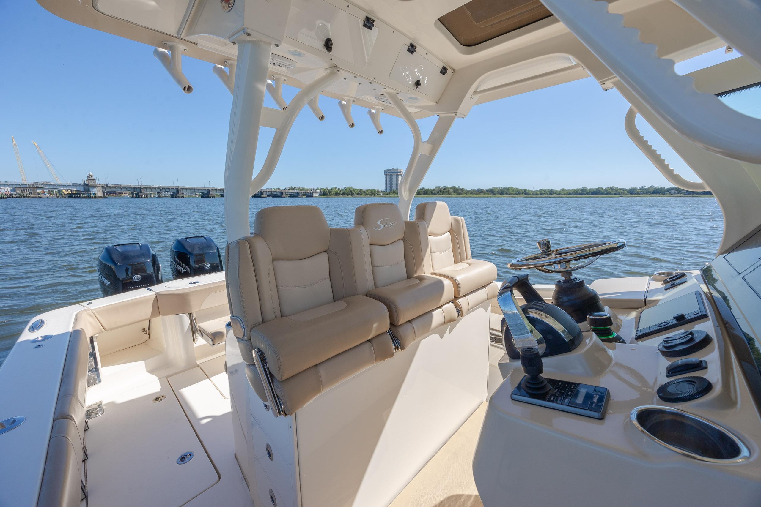 2019 Scout 355 LXF - thumbnail 24